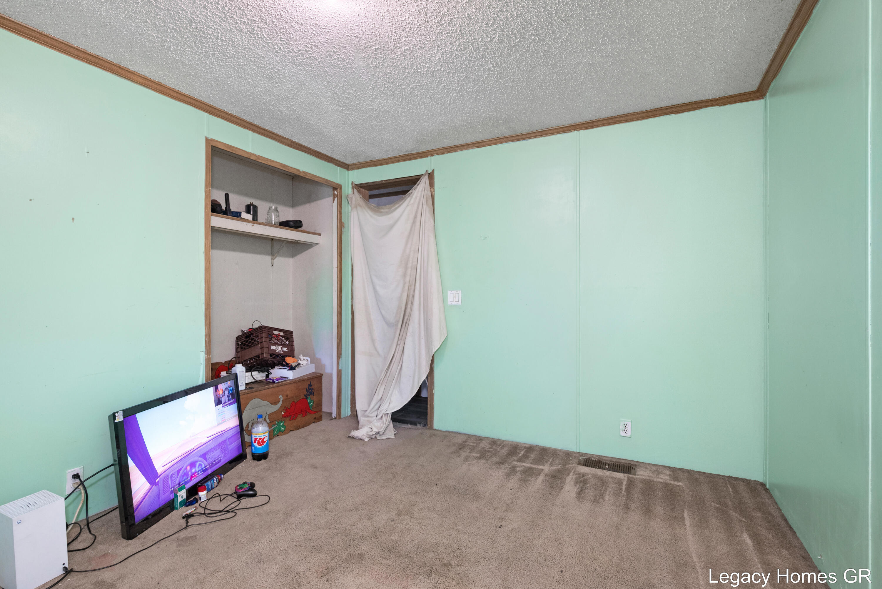 4621 Baker Road Property Photo 13