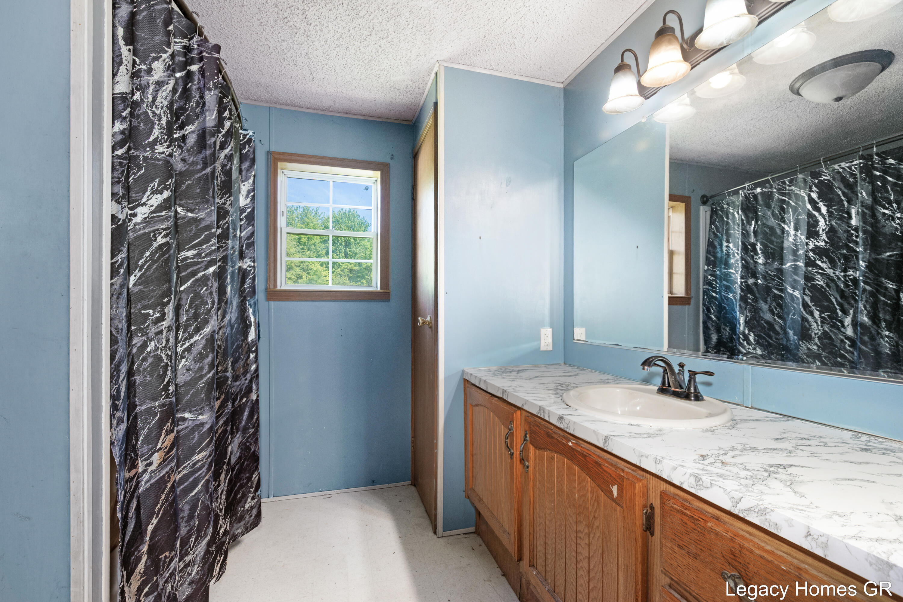 4621 Baker Road Property Photo 16