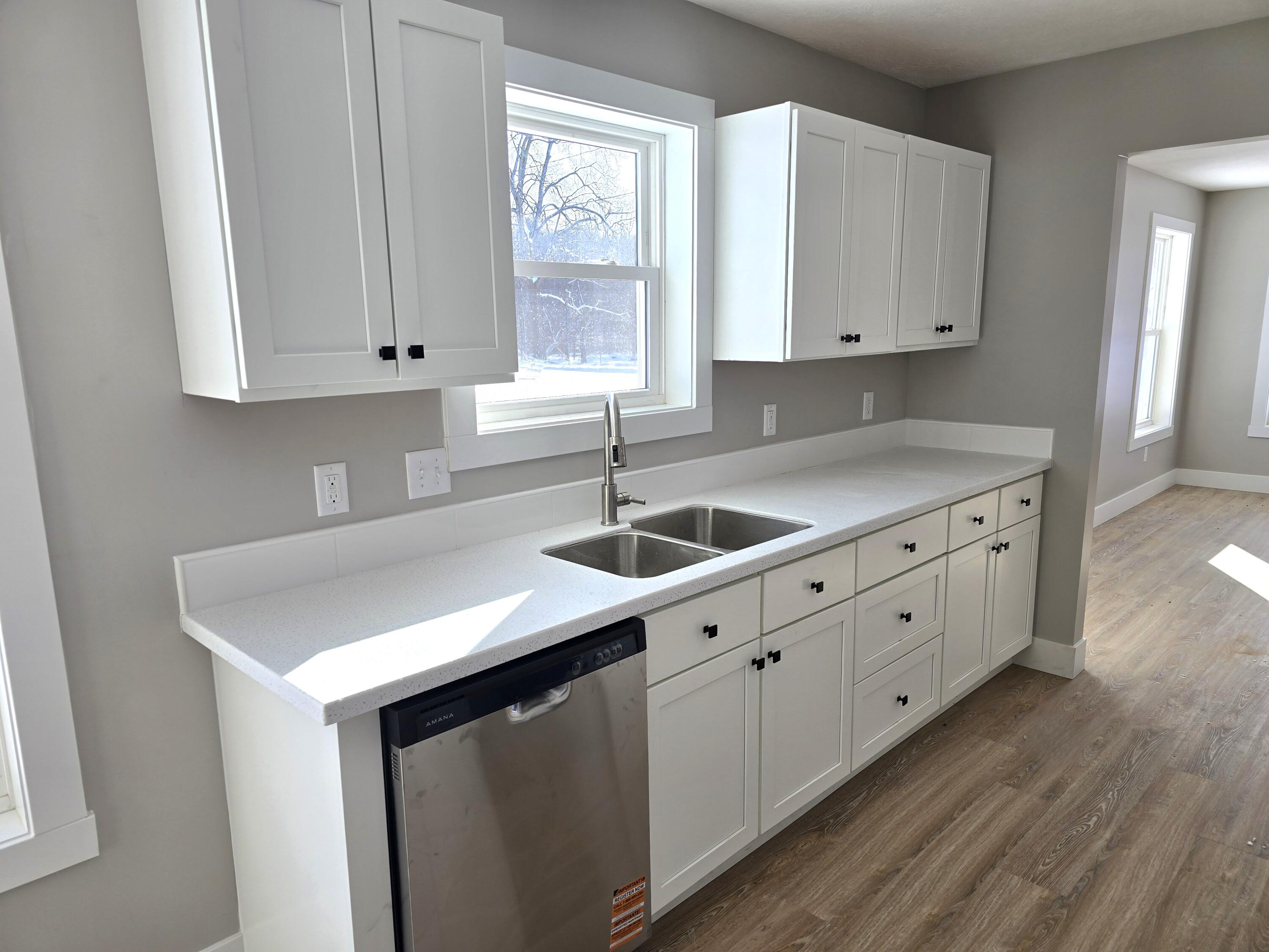 517 E State Road Property Photo 5