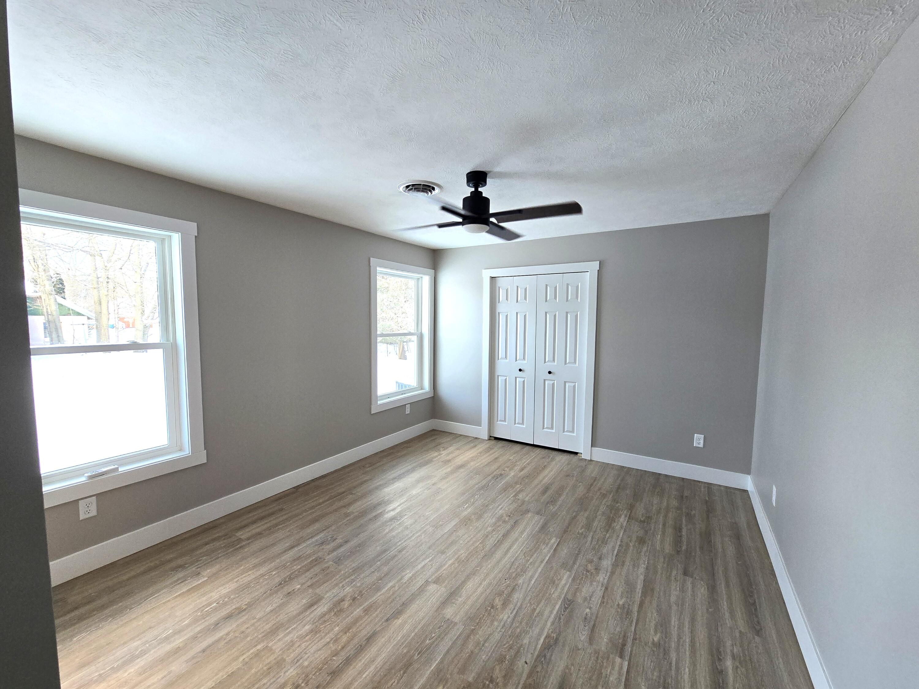 517 E State Road Property Photo 10