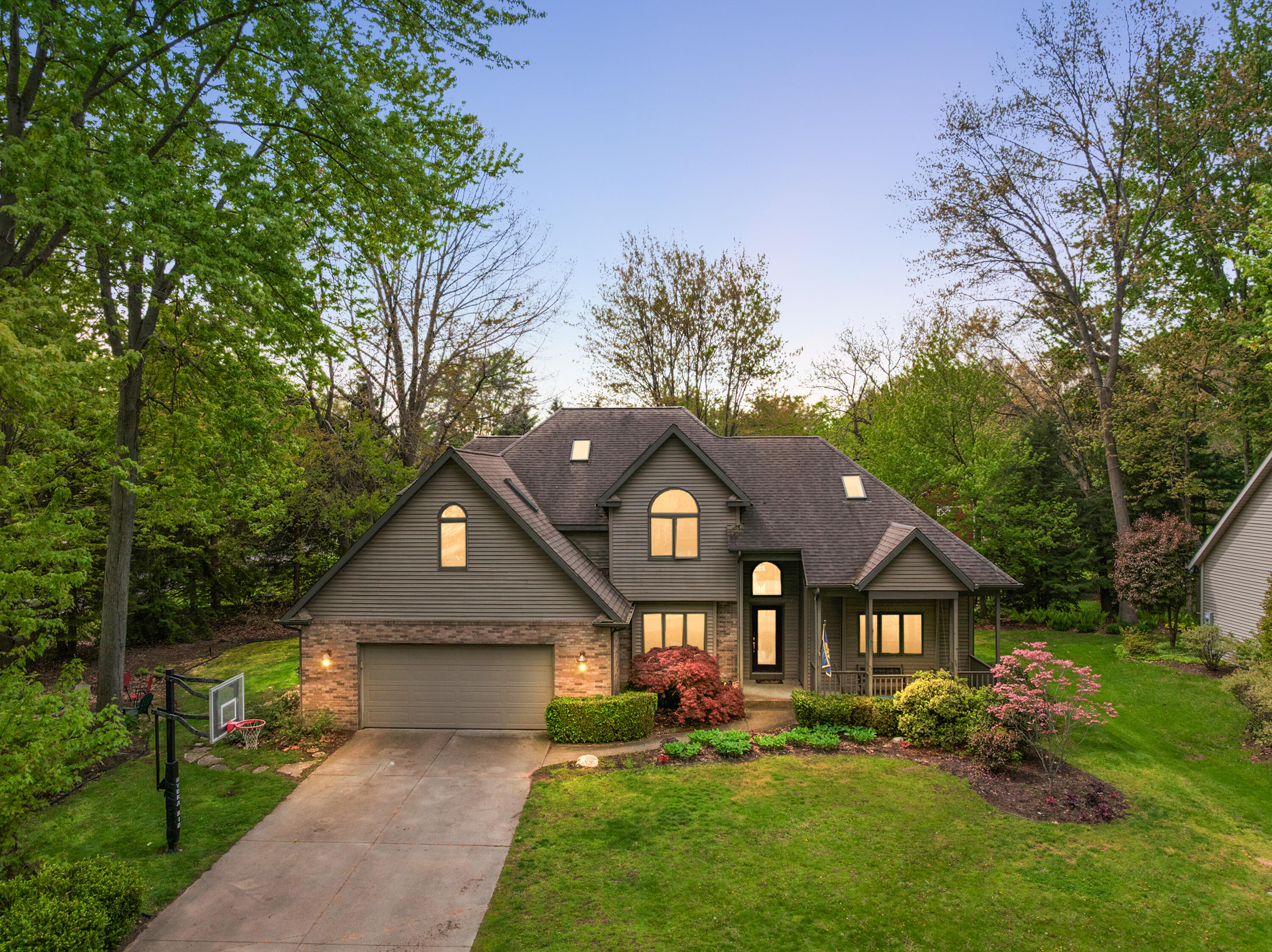 2110 Wooded Way Property Photo 1
