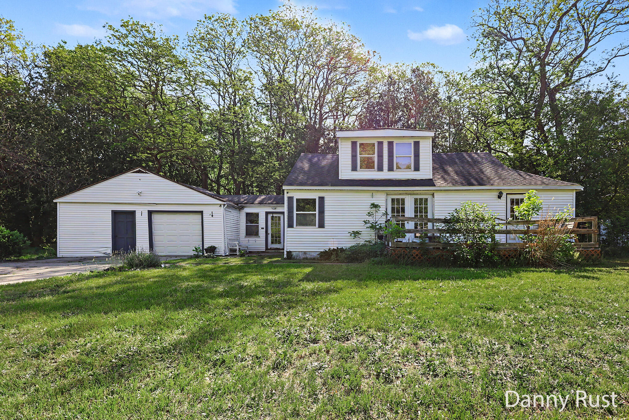 1430 Delz Drive Property Photo 1