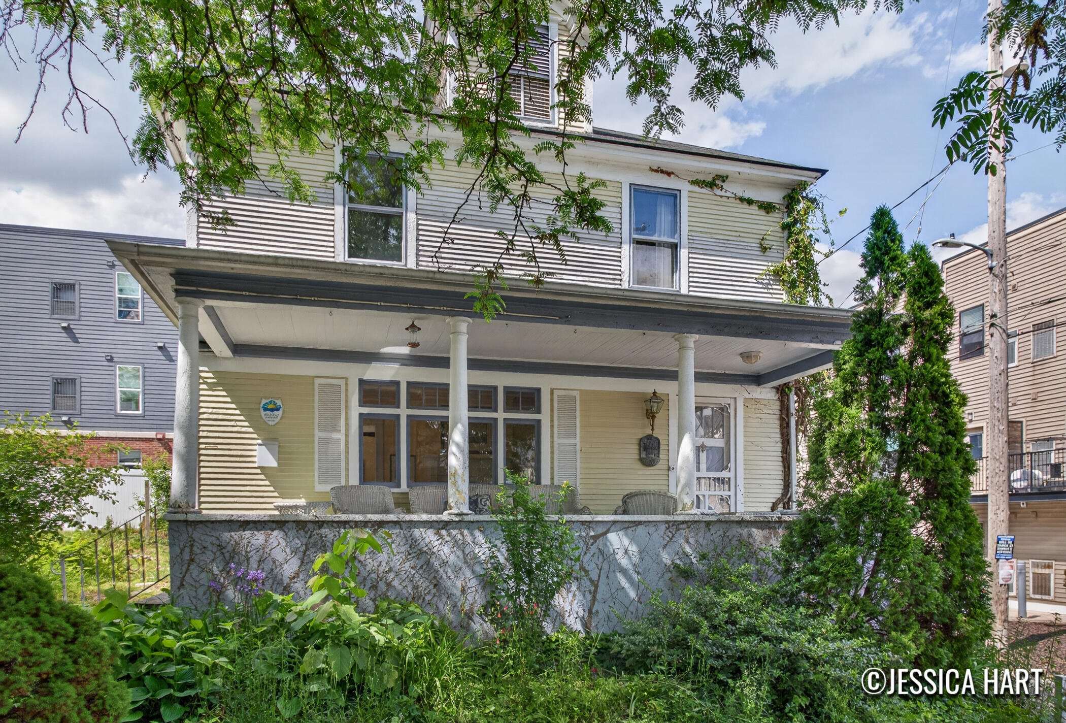211 Trowbridge Street Ne Property Photo 3