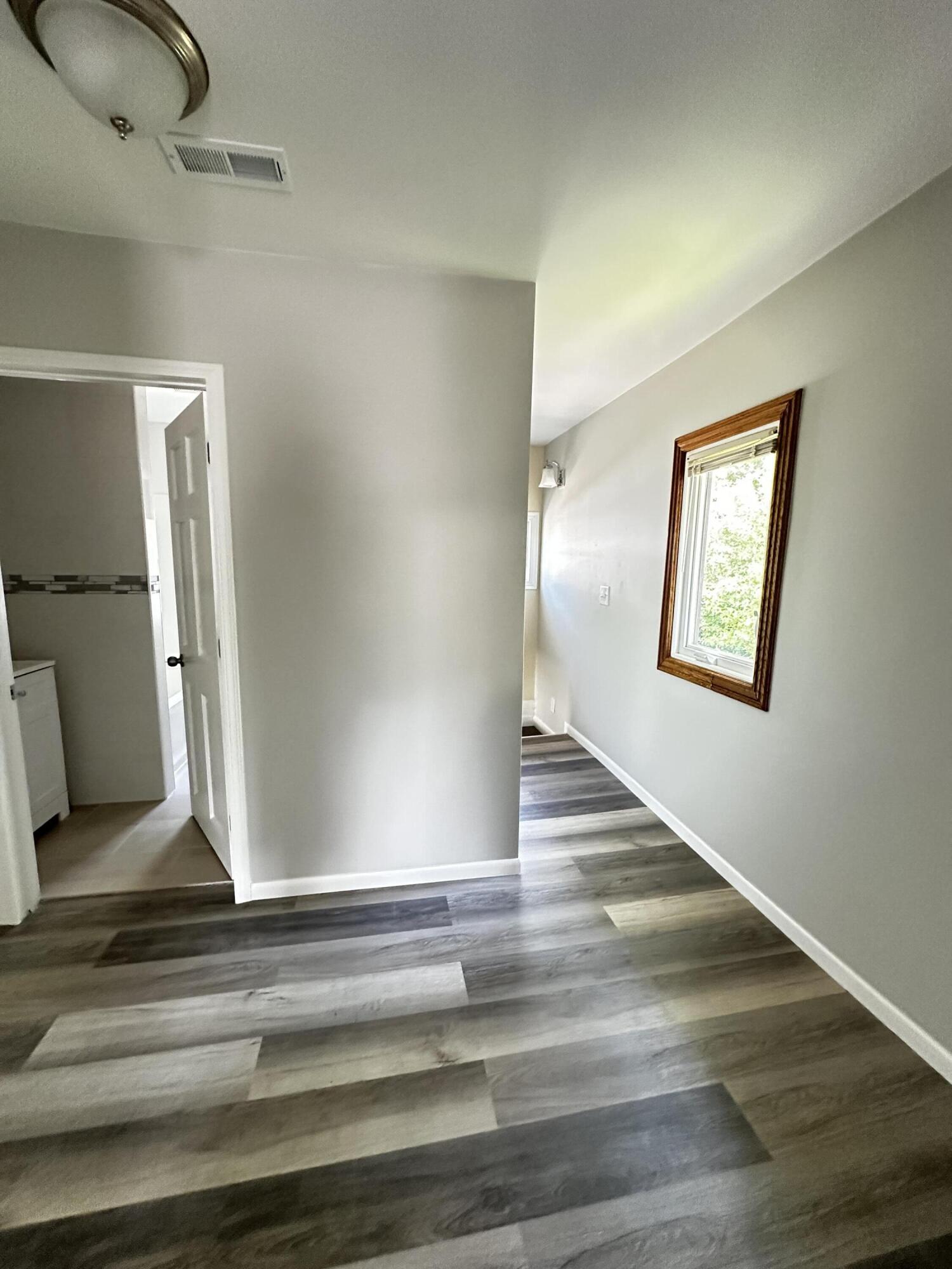 1707 S Burdick Street Property Photo 13
