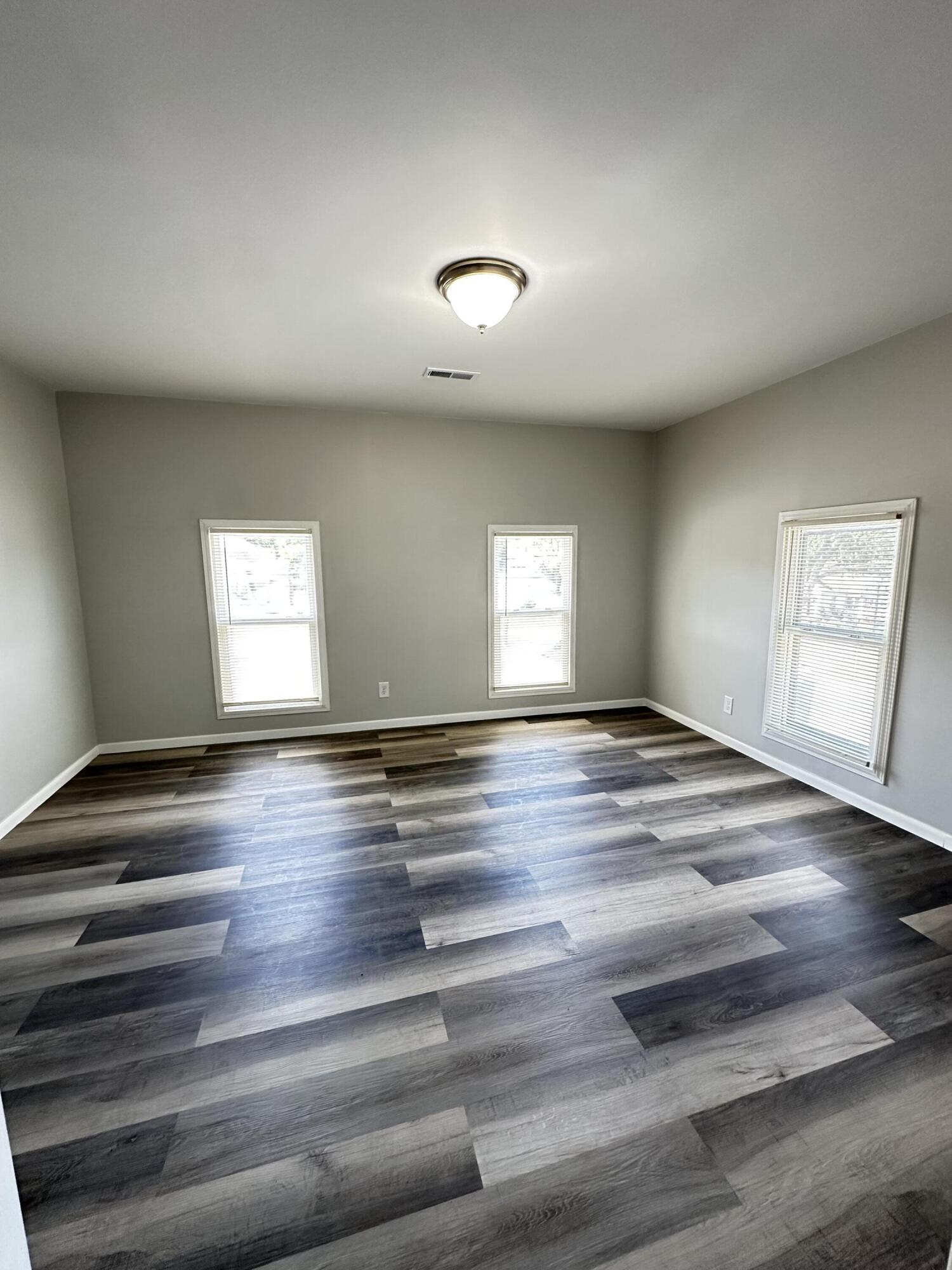 1707 S Burdick Street Property Photo 14