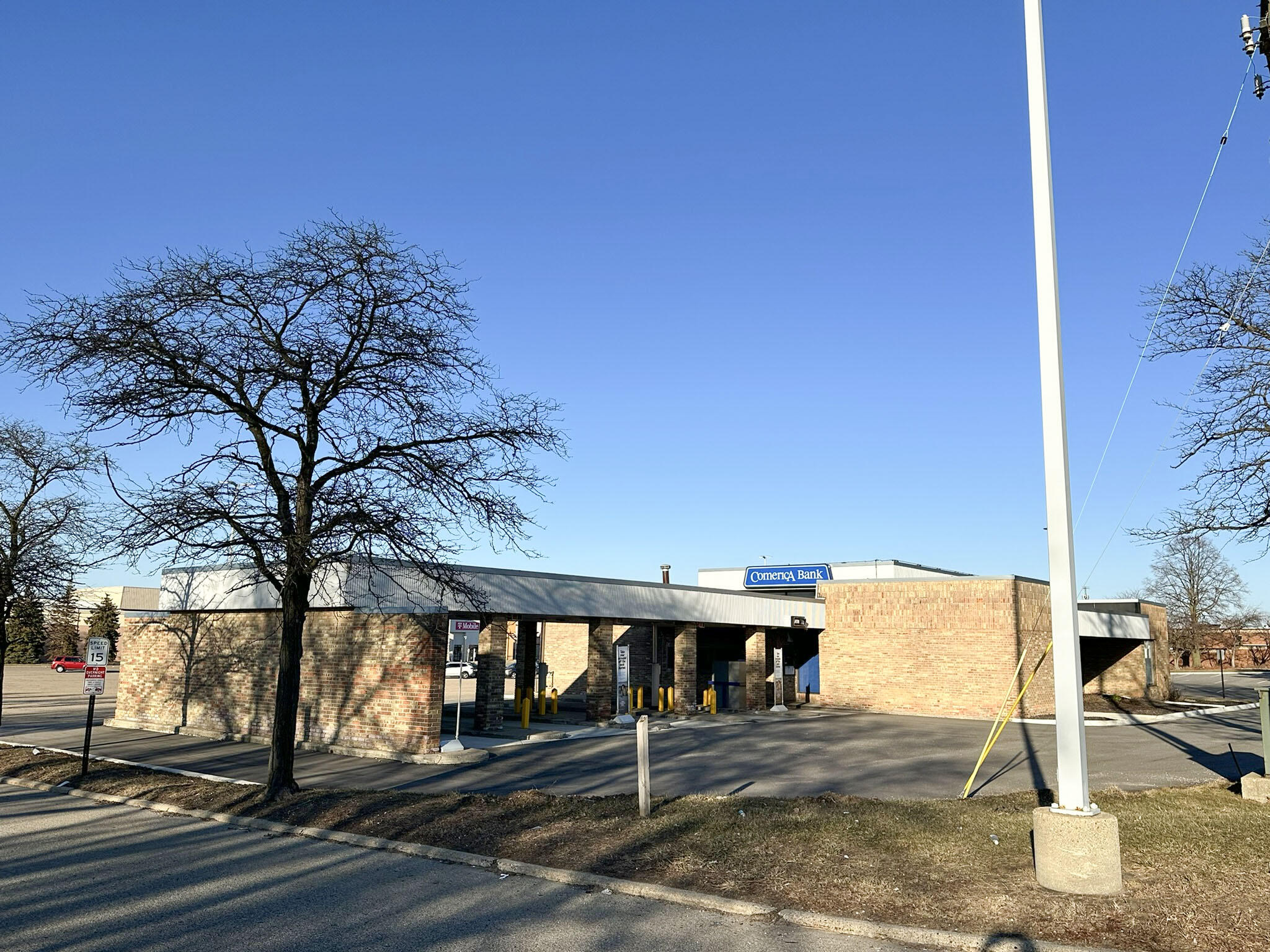 5510 W Saginaw Highway Property Photo 2