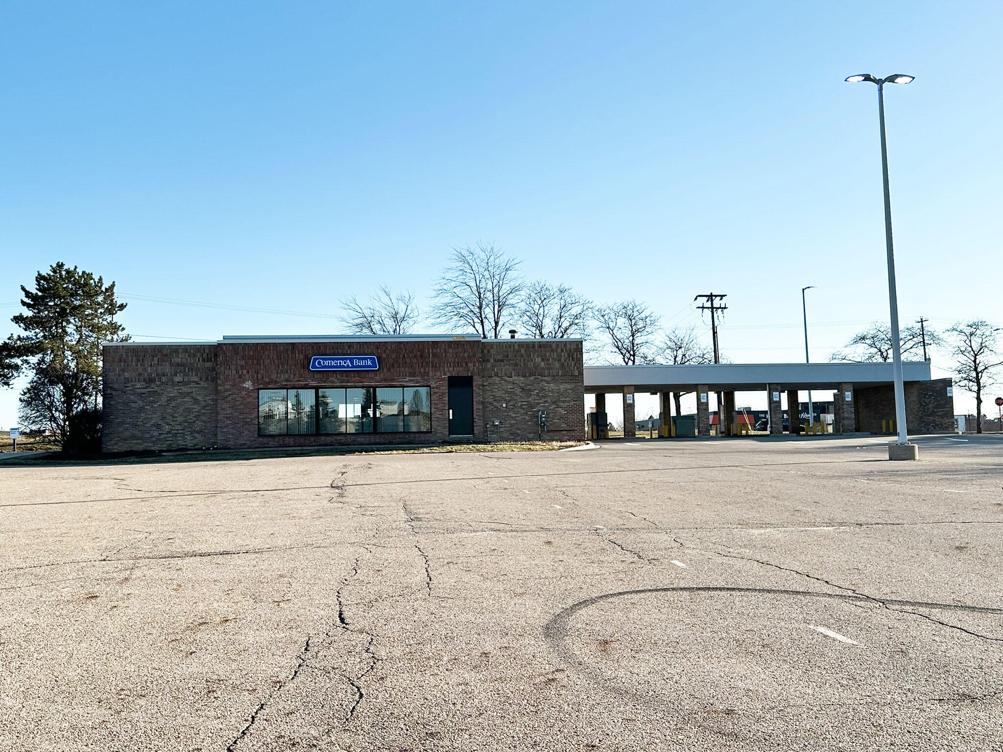 5510 W Saginaw Highway Property Photo 4