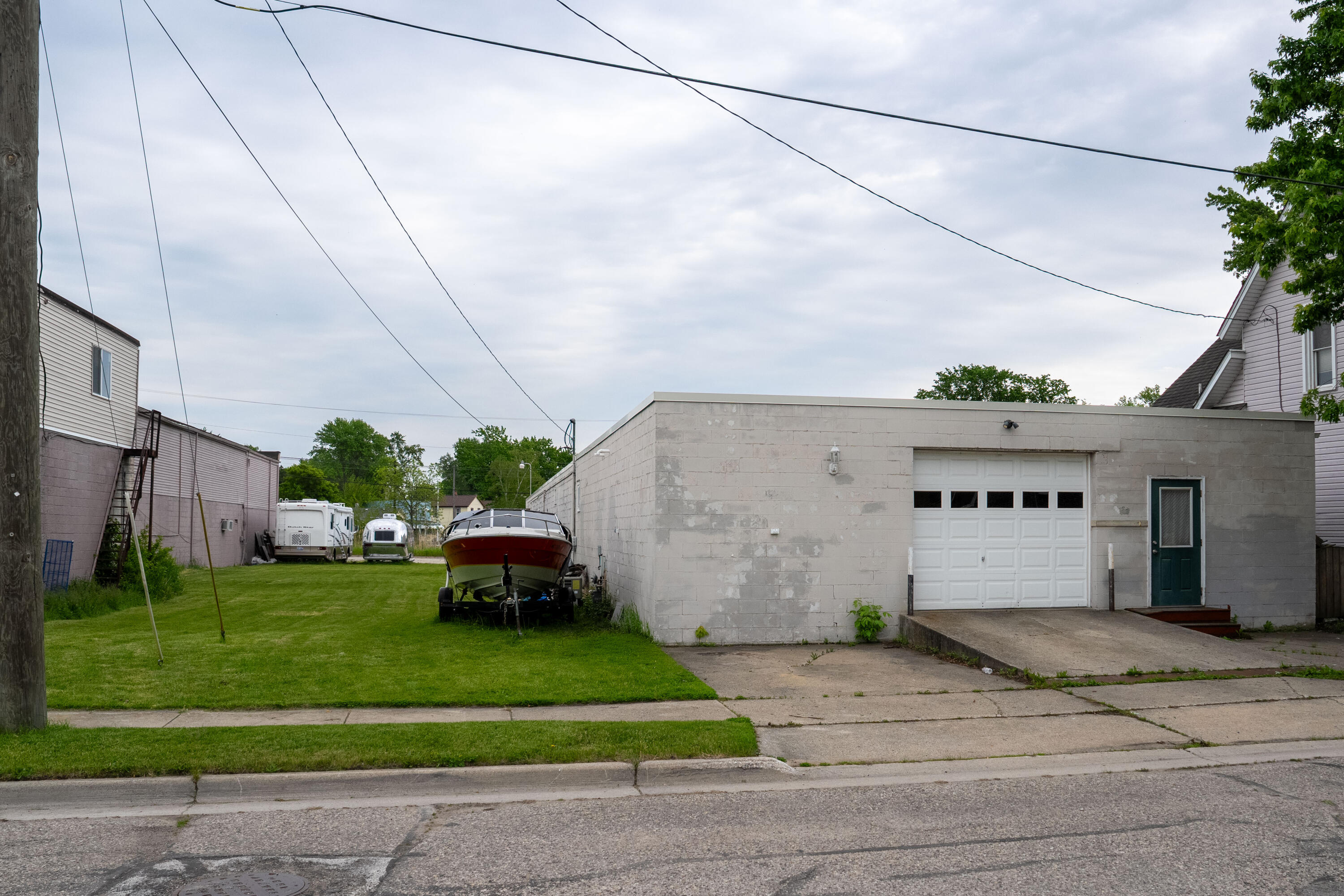 123 N Belle River Avenue Property Photo 3