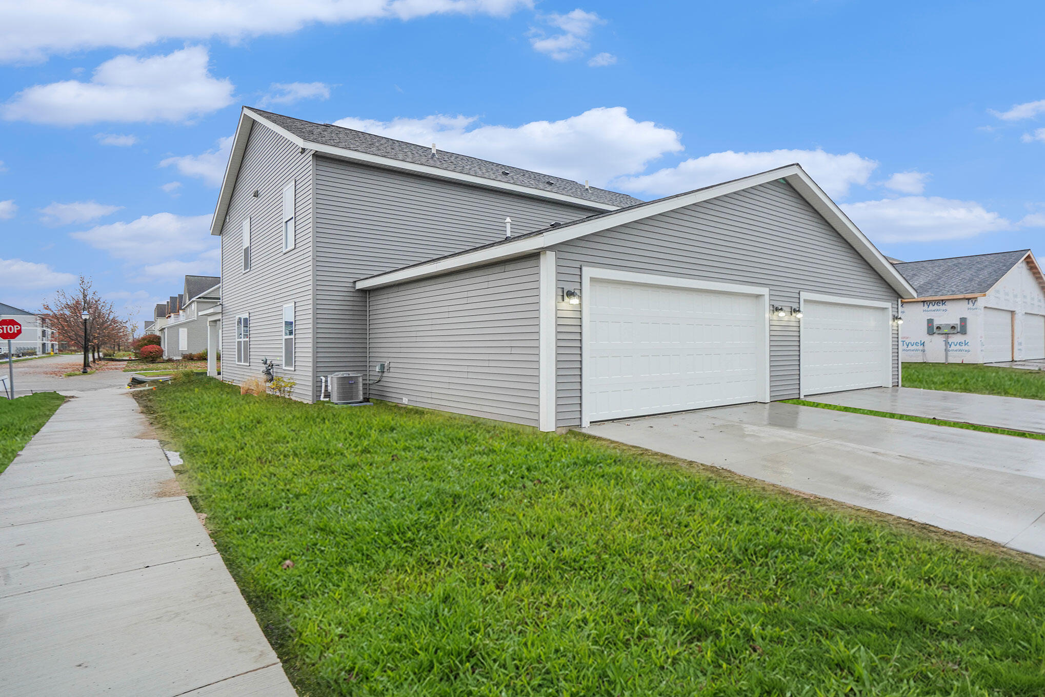 832 Winchester Street Property Photo 4