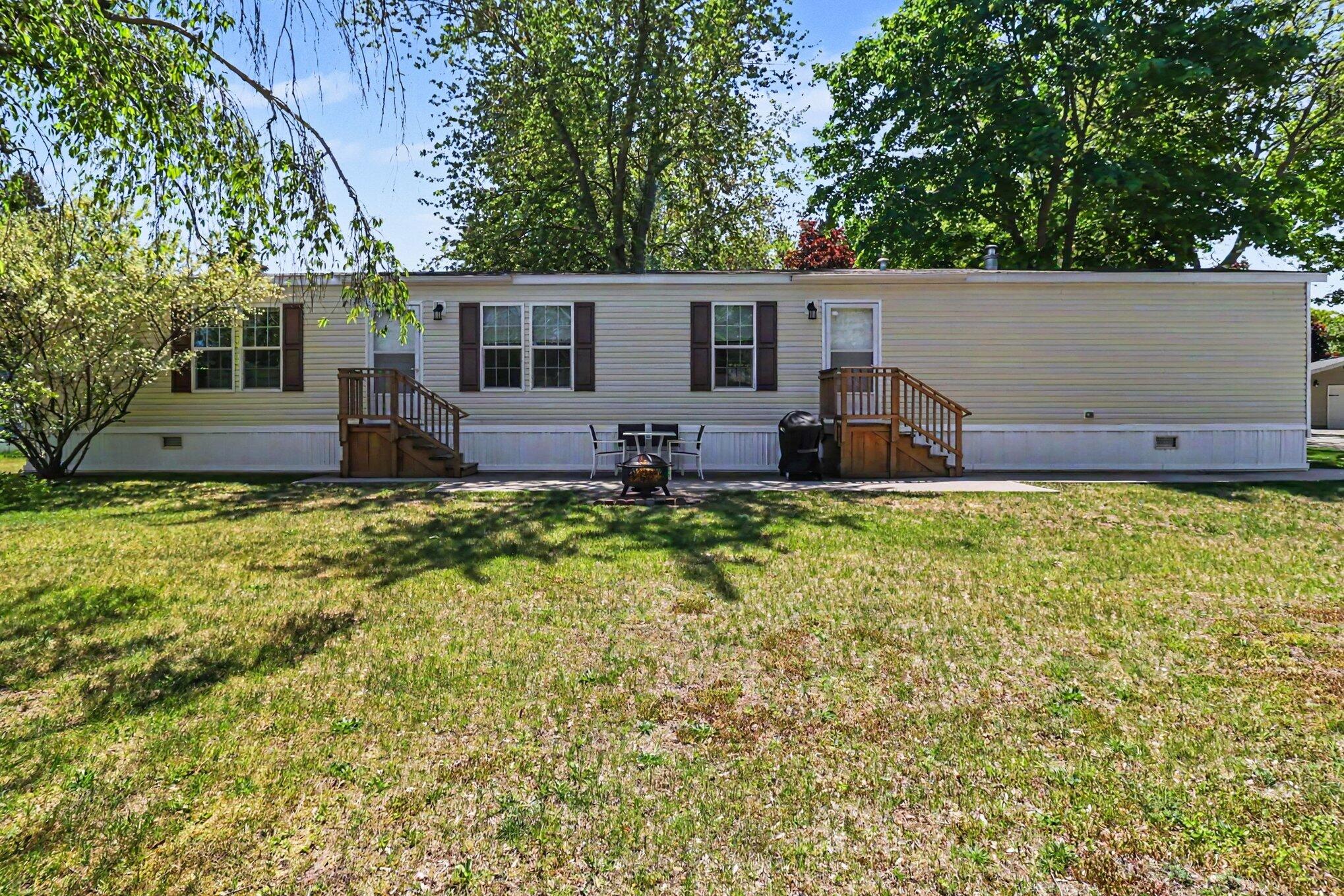 2860 Trepanier Drive Property Photo 1