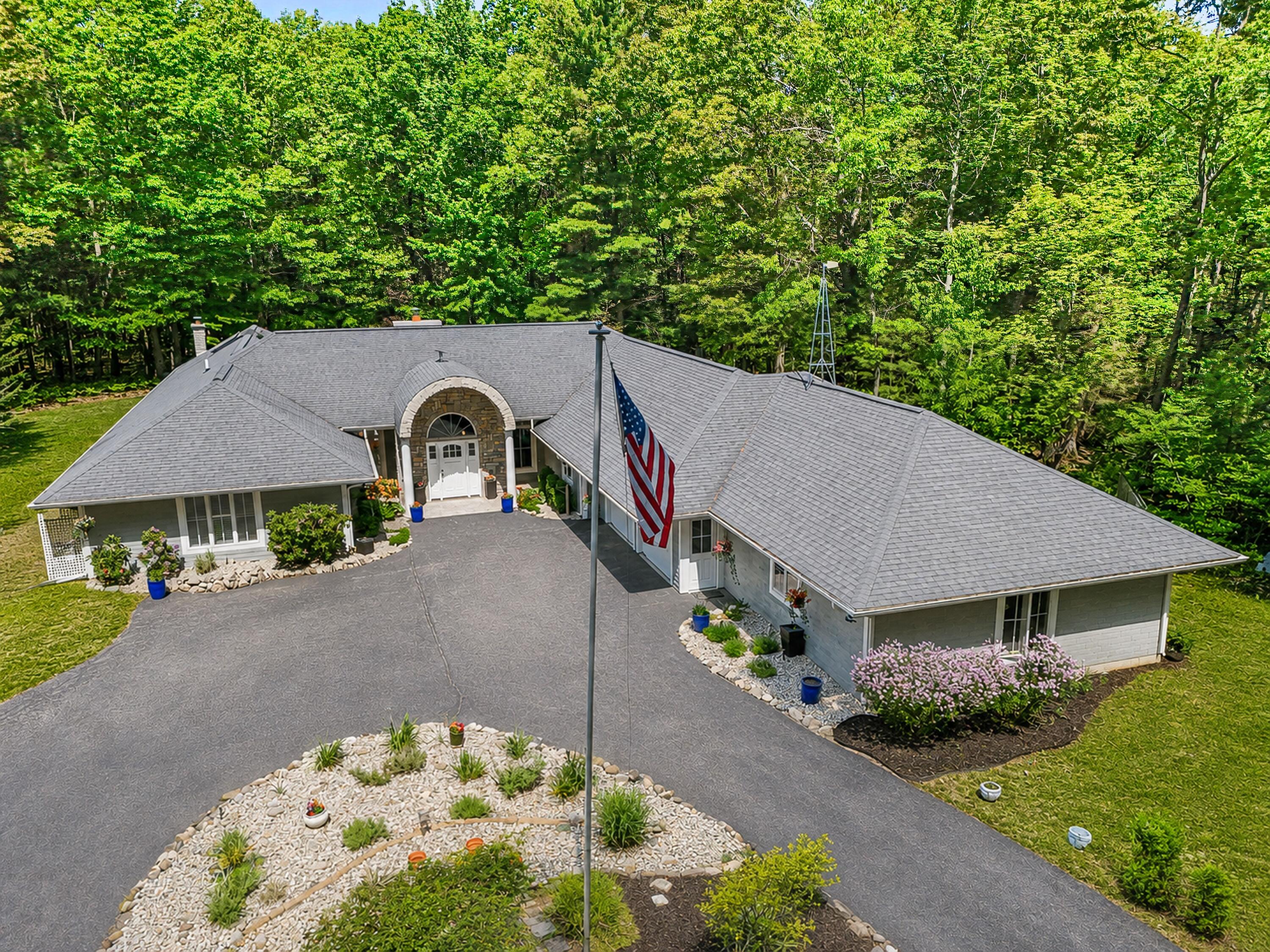 5389 Ridge Road Property Photo 1