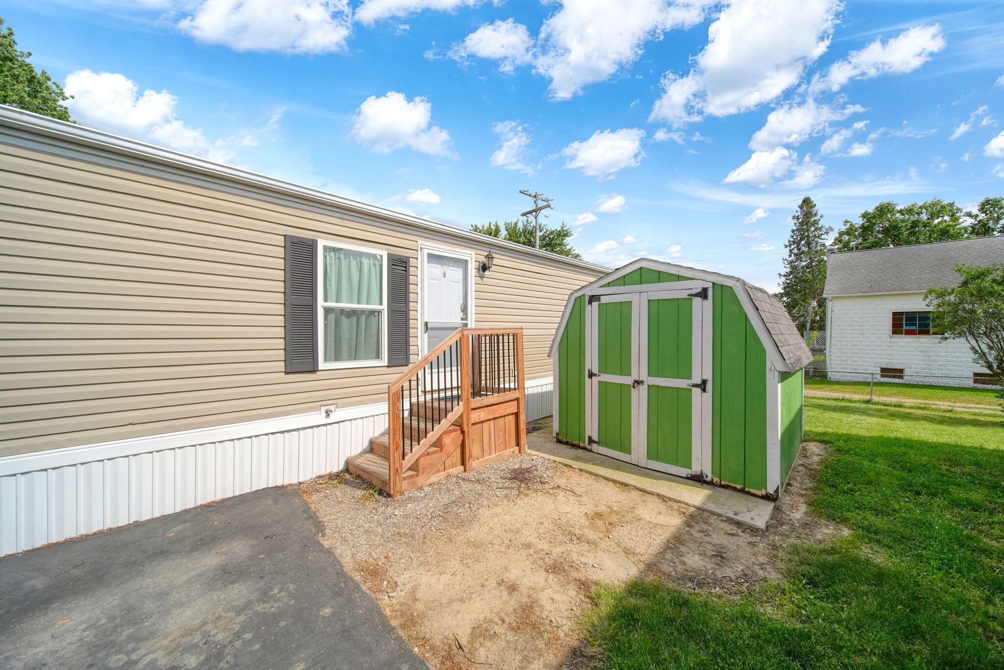80 Sterling Property Photo 2