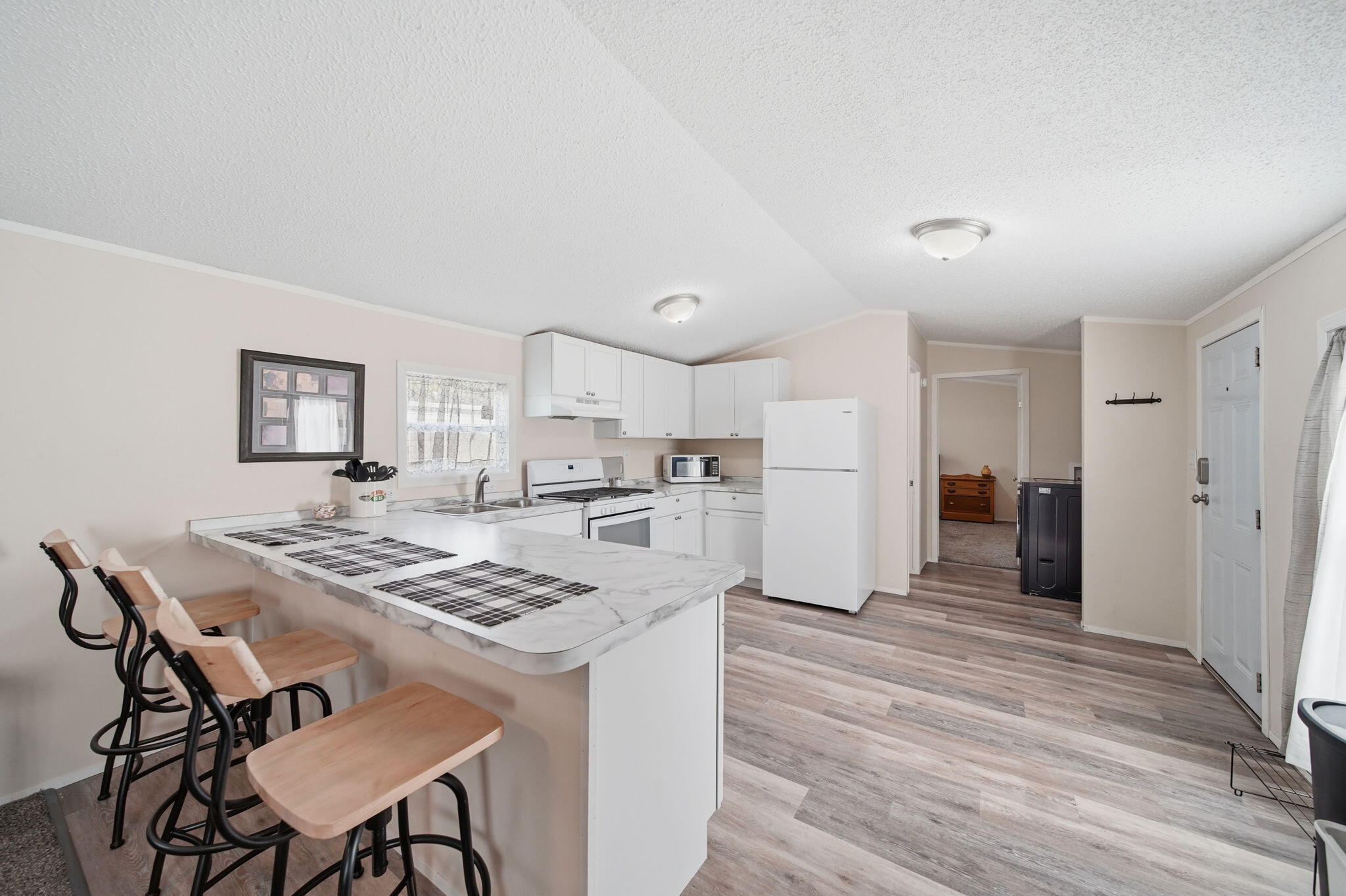80 Sterling Property Photo 6