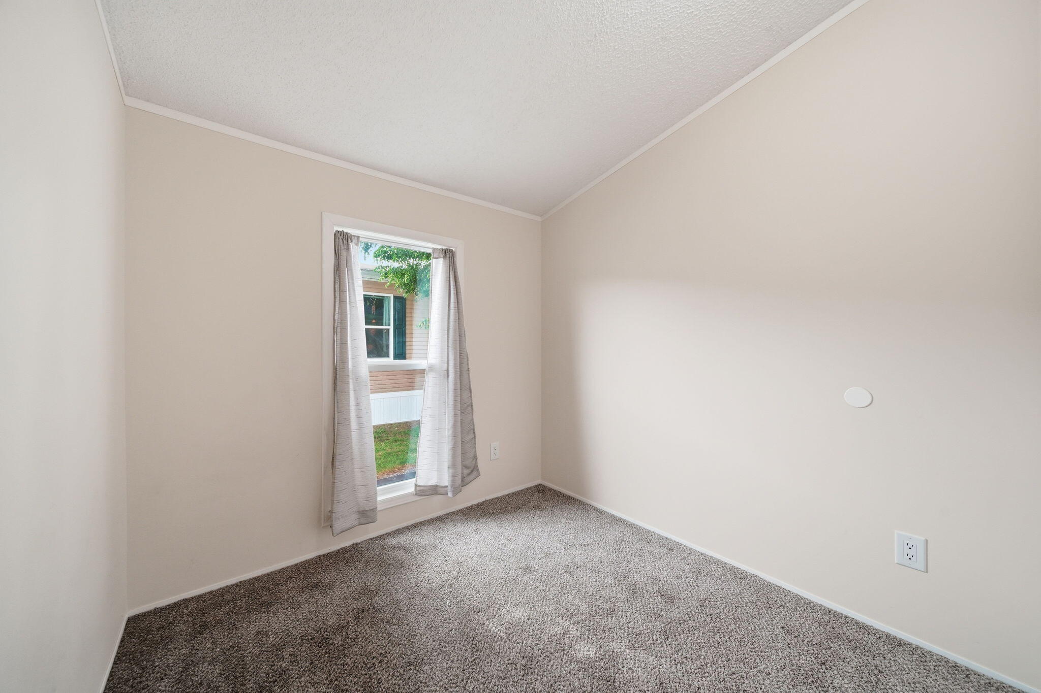 80 Sterling Property Photo 14