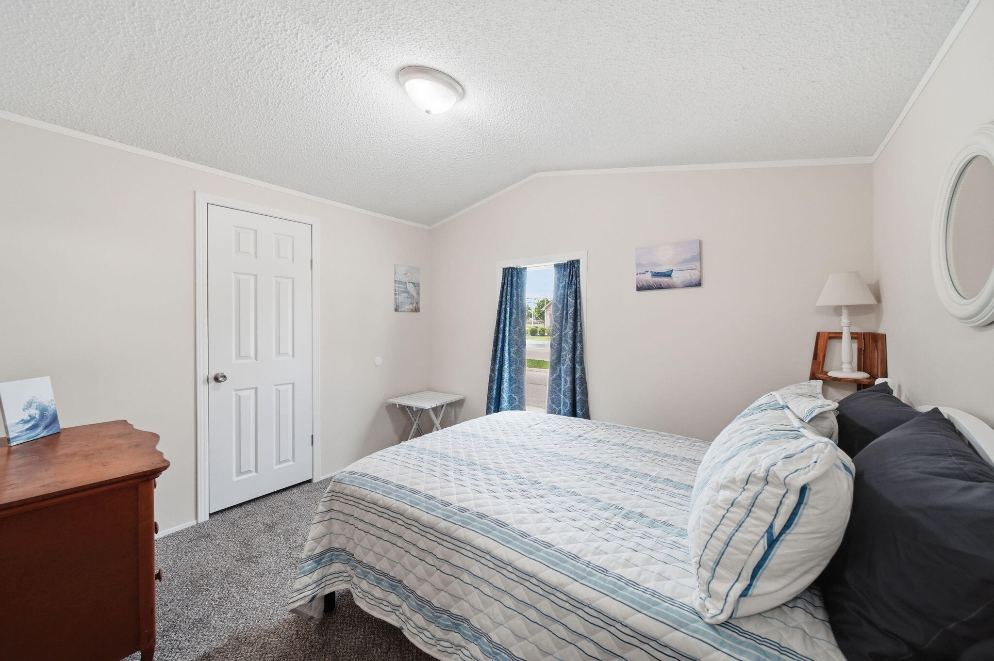 80 Sterling Property Photo 17