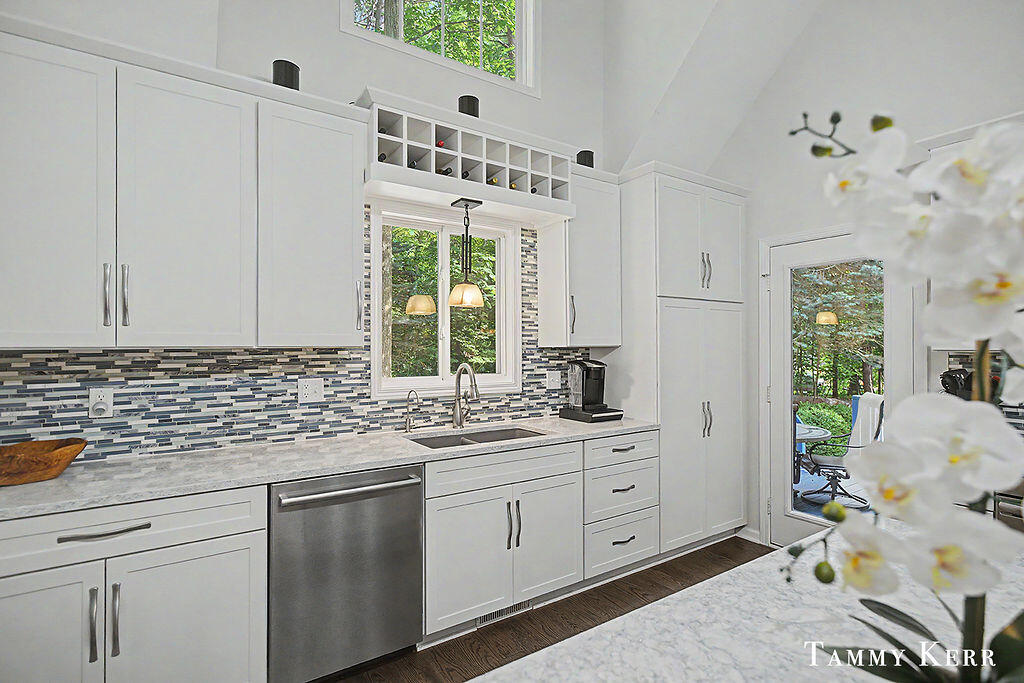 2339 Forest Trail Circle Property Photo 7