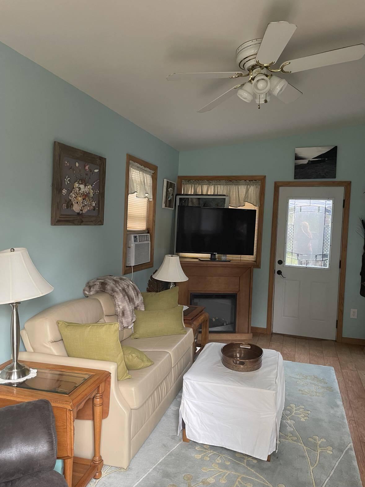 8091 Carriage Lane Property Photo 6