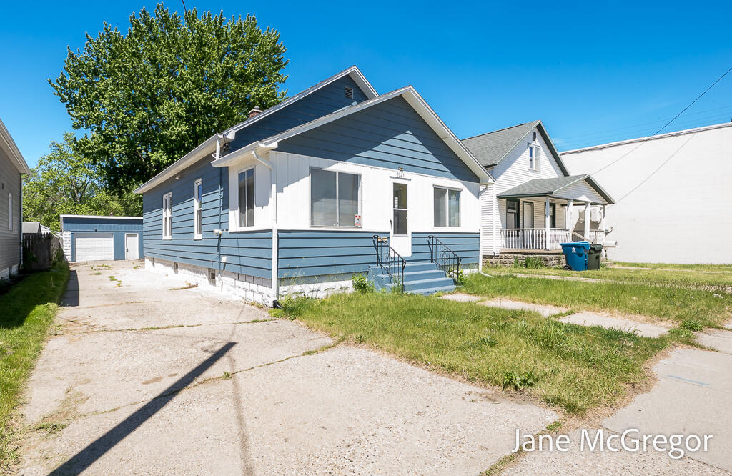 2023 Henry Street Property Photo 1