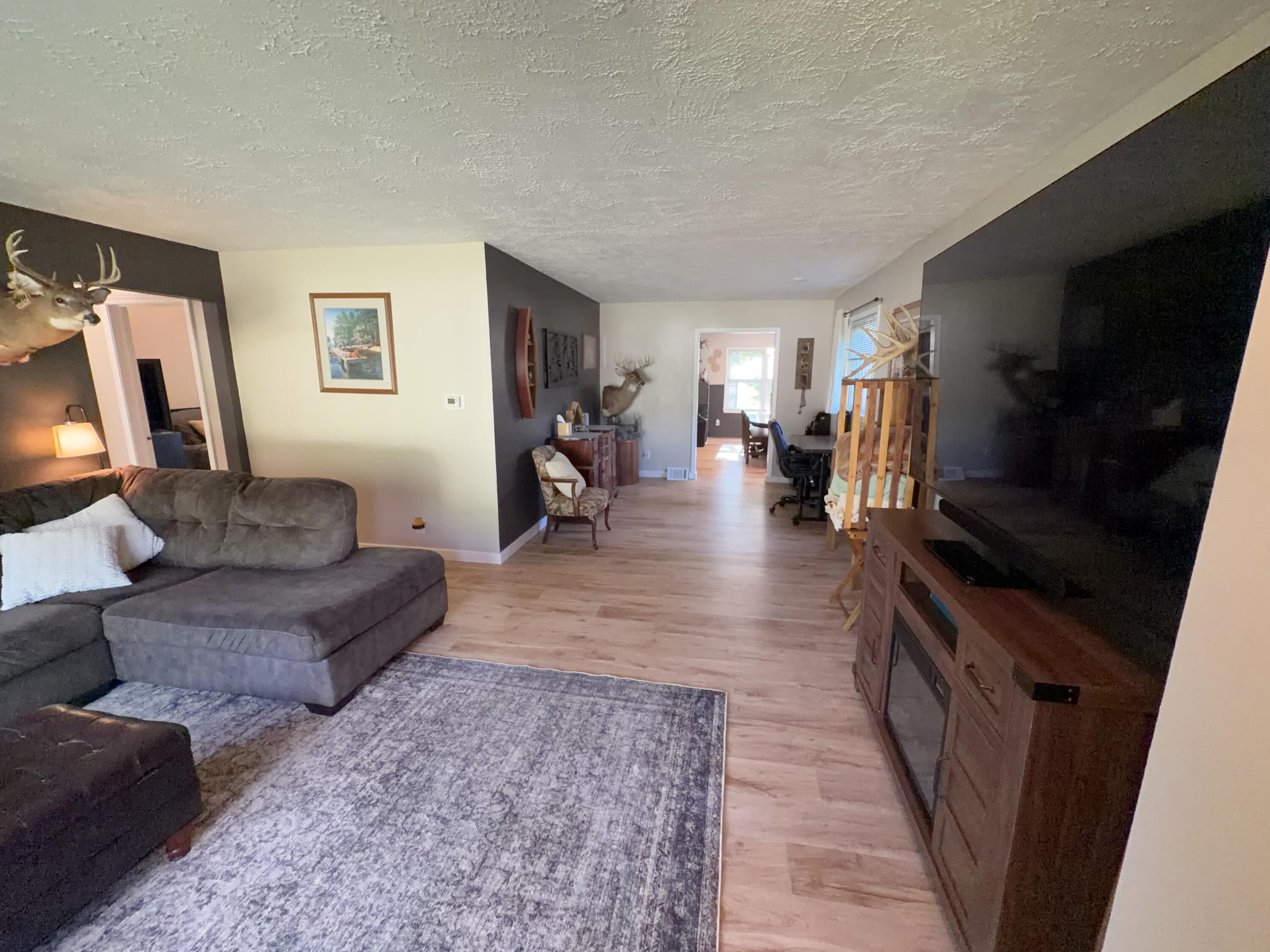 3456 Acacia Boulevard Property Photo 2