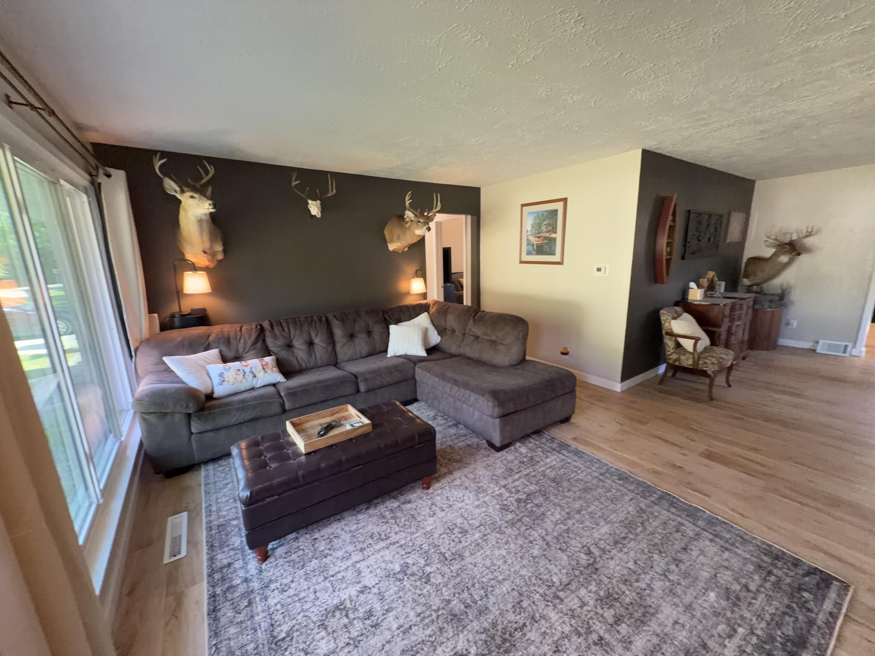 3456 Acacia Boulevard Property Photo 3
