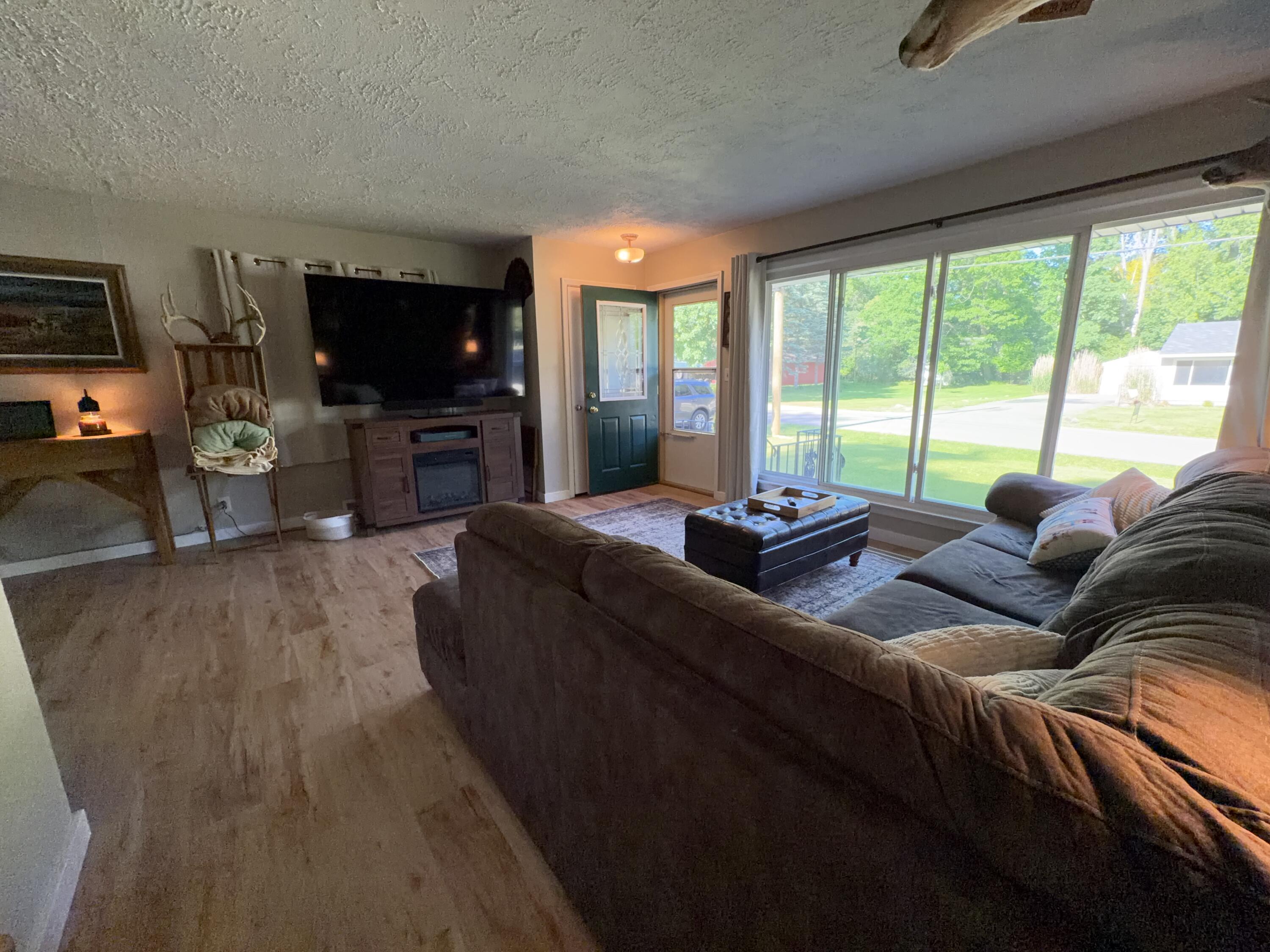 3456 Acacia Boulevard Property Photo 4