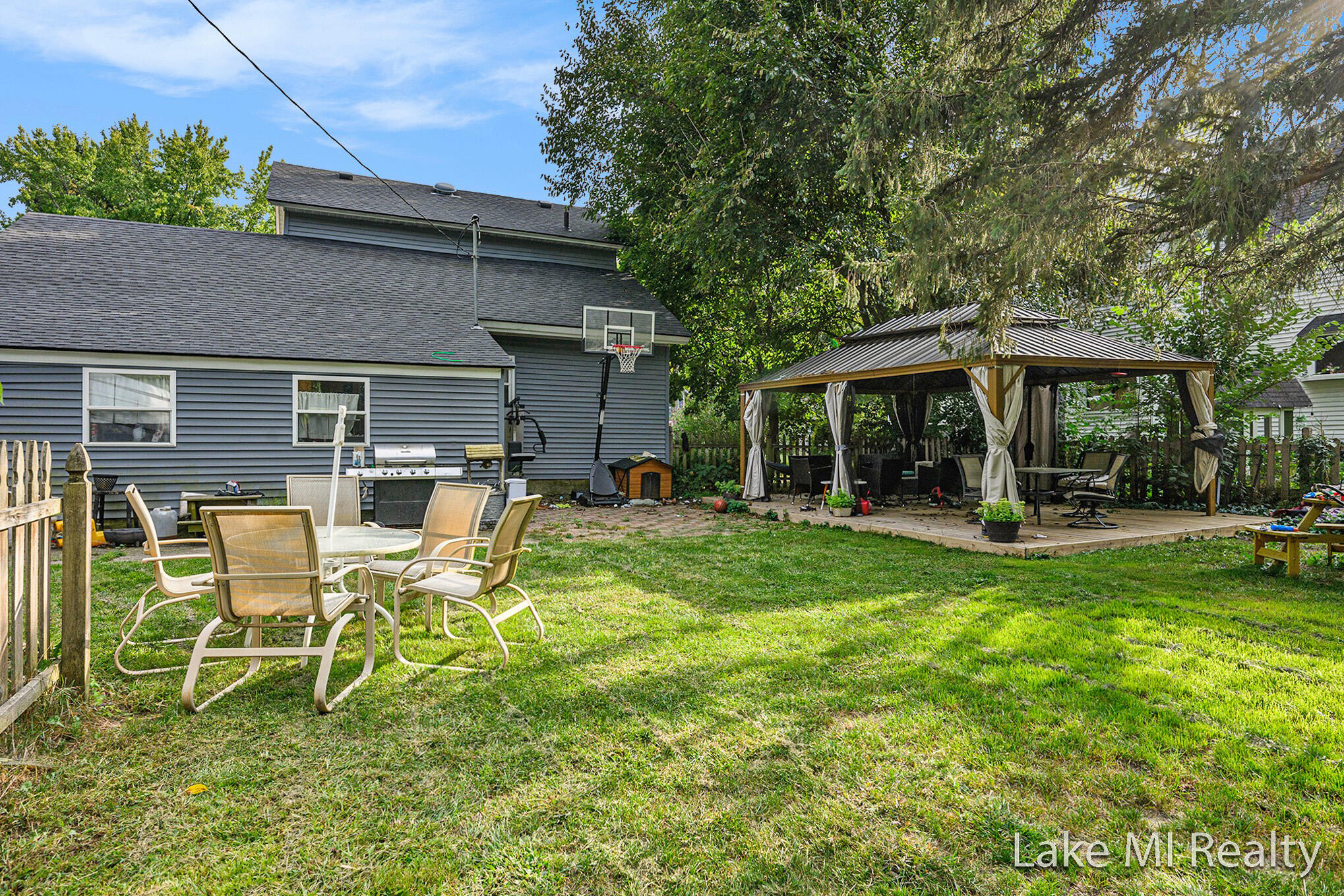 426 W Bridge Street Property Photo 2