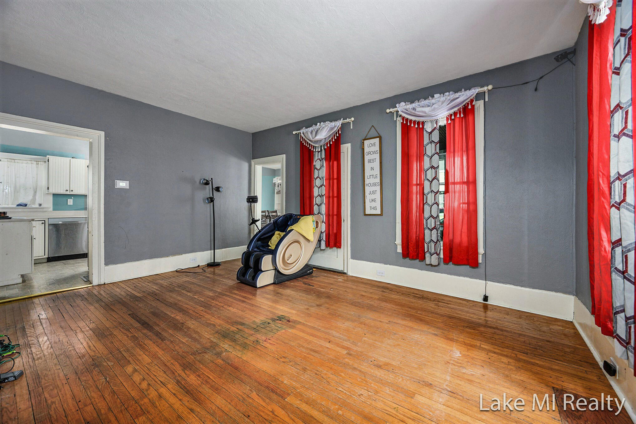 426 W Bridge Street Property Photo 4