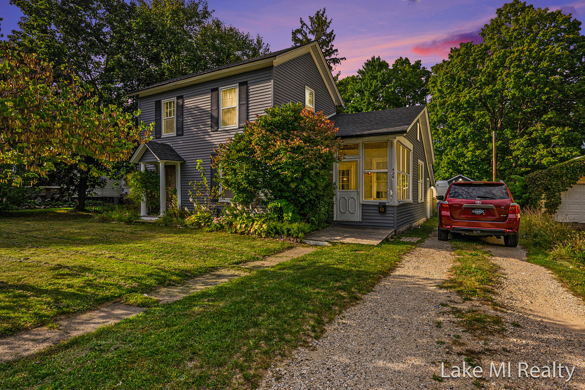 426 W Bridge Street Property Photo 6