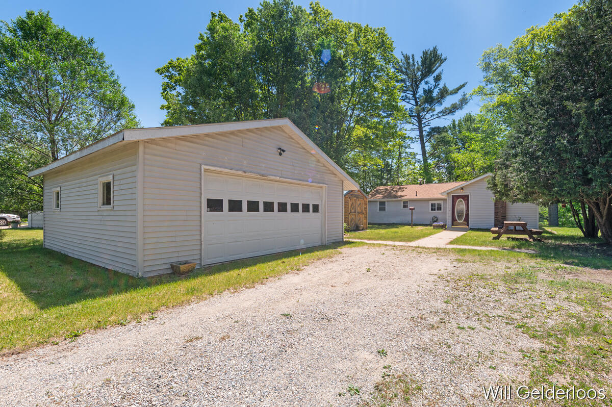 18519 Arthur Road Property Photo 2