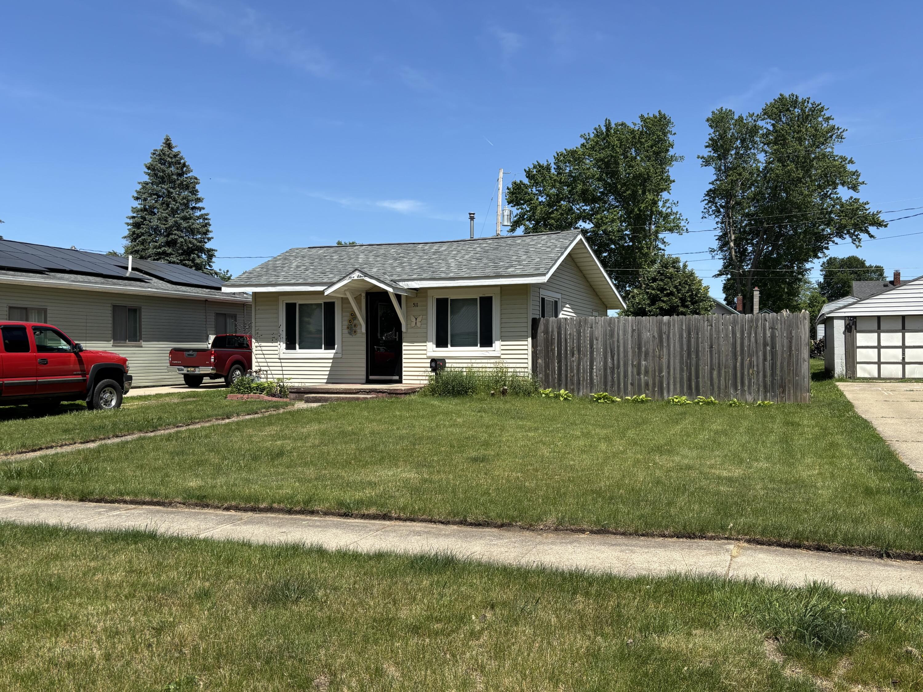 511 Center Avenue Property Photo 1