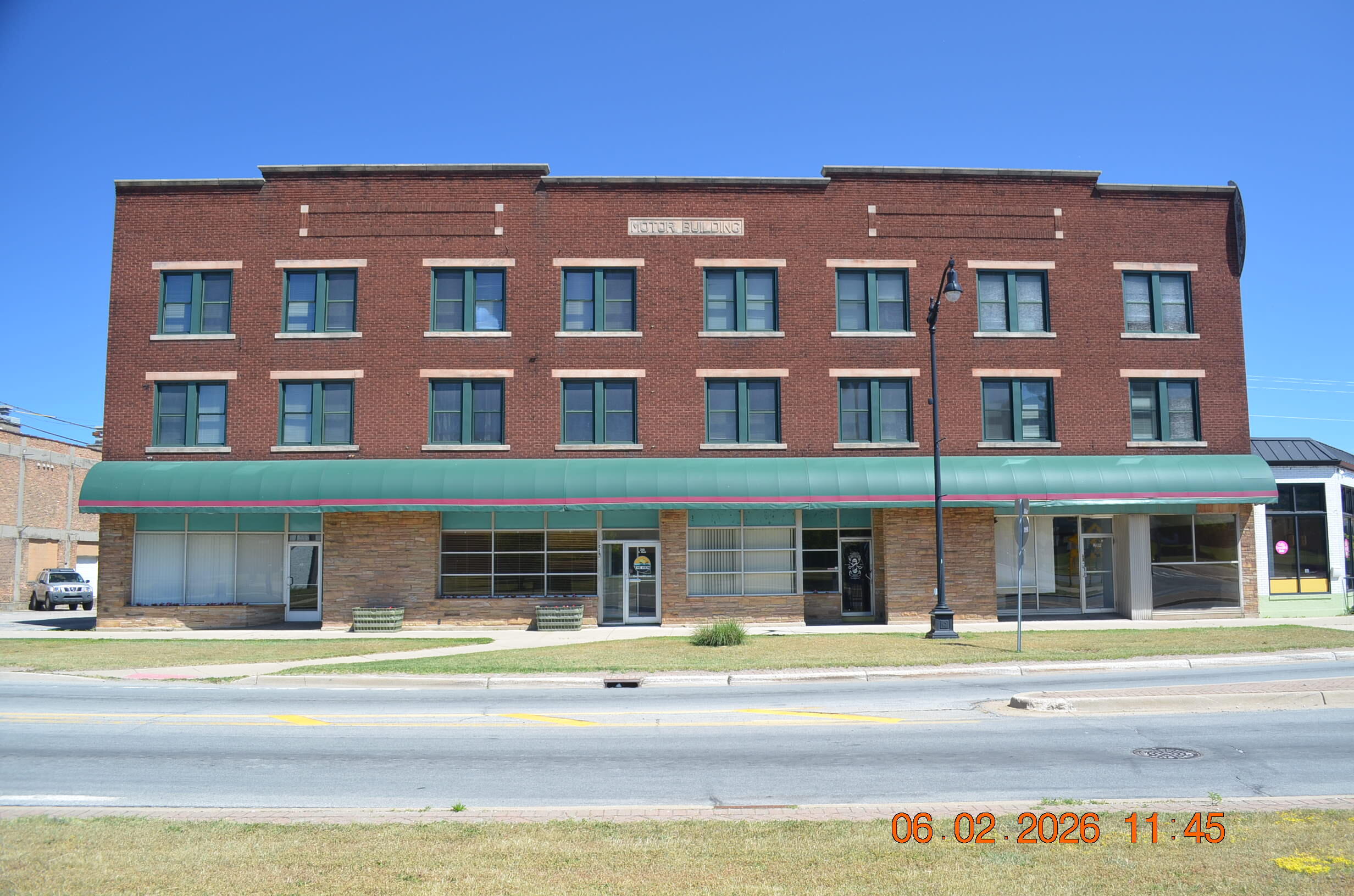 209-219 E Main Street Property Photo 1