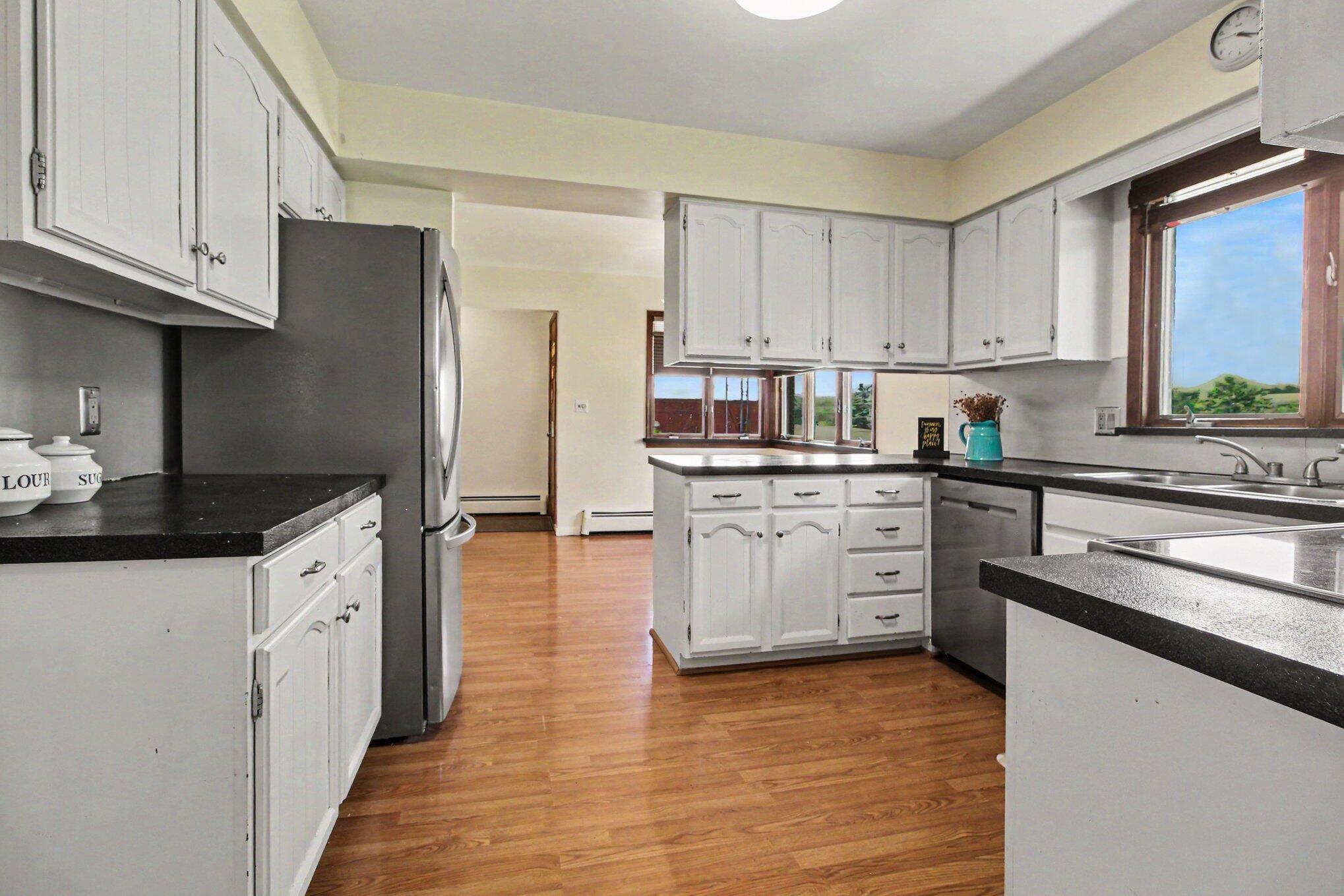 7610 Willis Road Property Photo 8