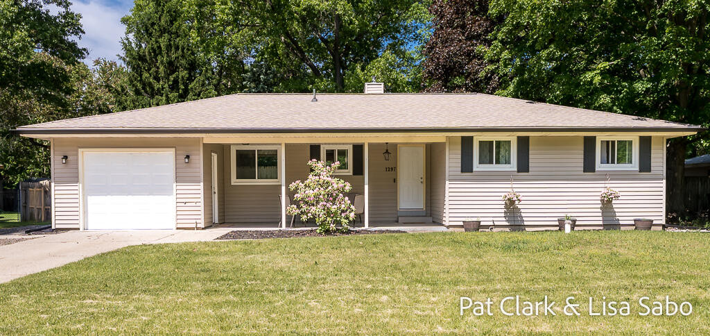 1297 Joslyn Road Property Photo 2