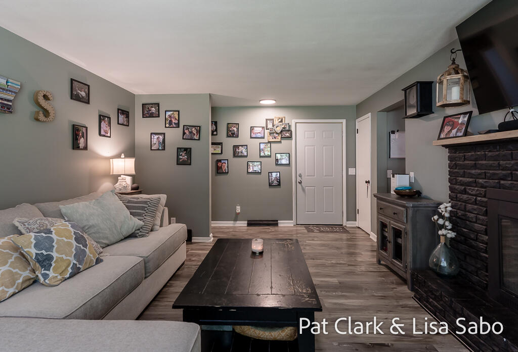 1297 Joslyn Road Property Photo 11