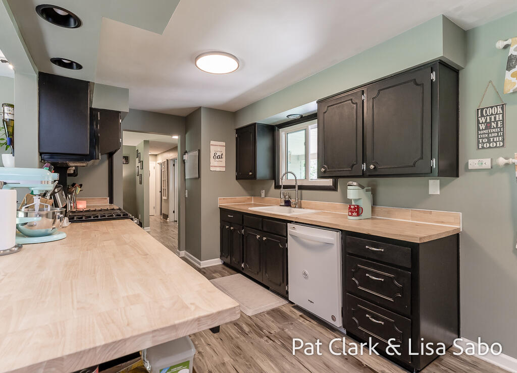 1297 Joslyn Road Property Photo 13