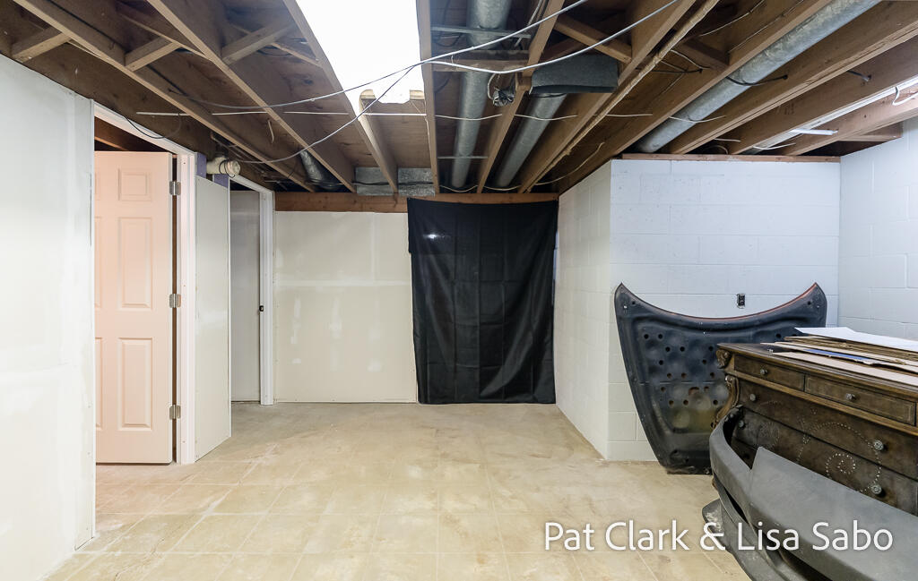 1297 Joslyn Road Property Photo 28