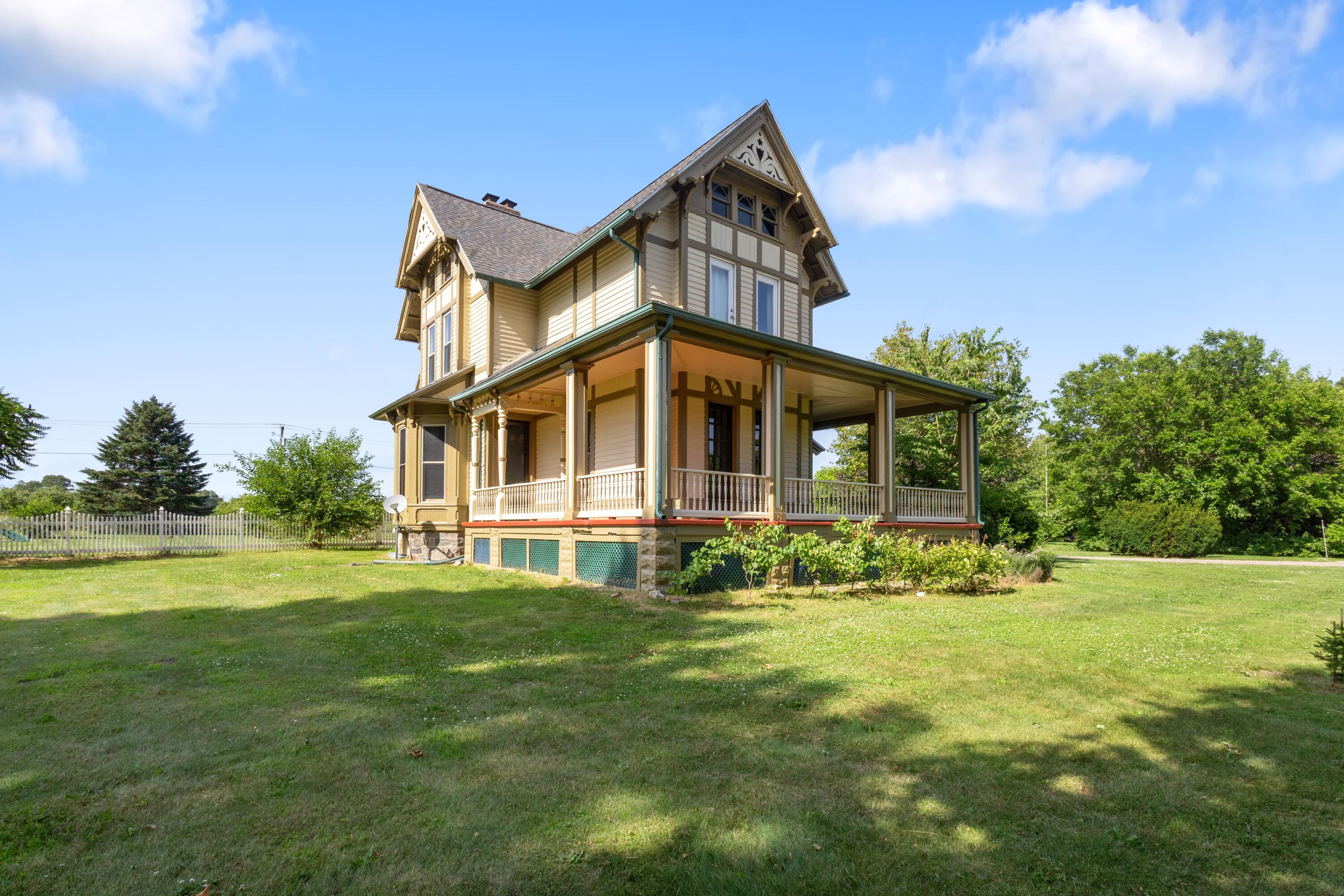 42304 W Red Arrow Highway Property Photo 7