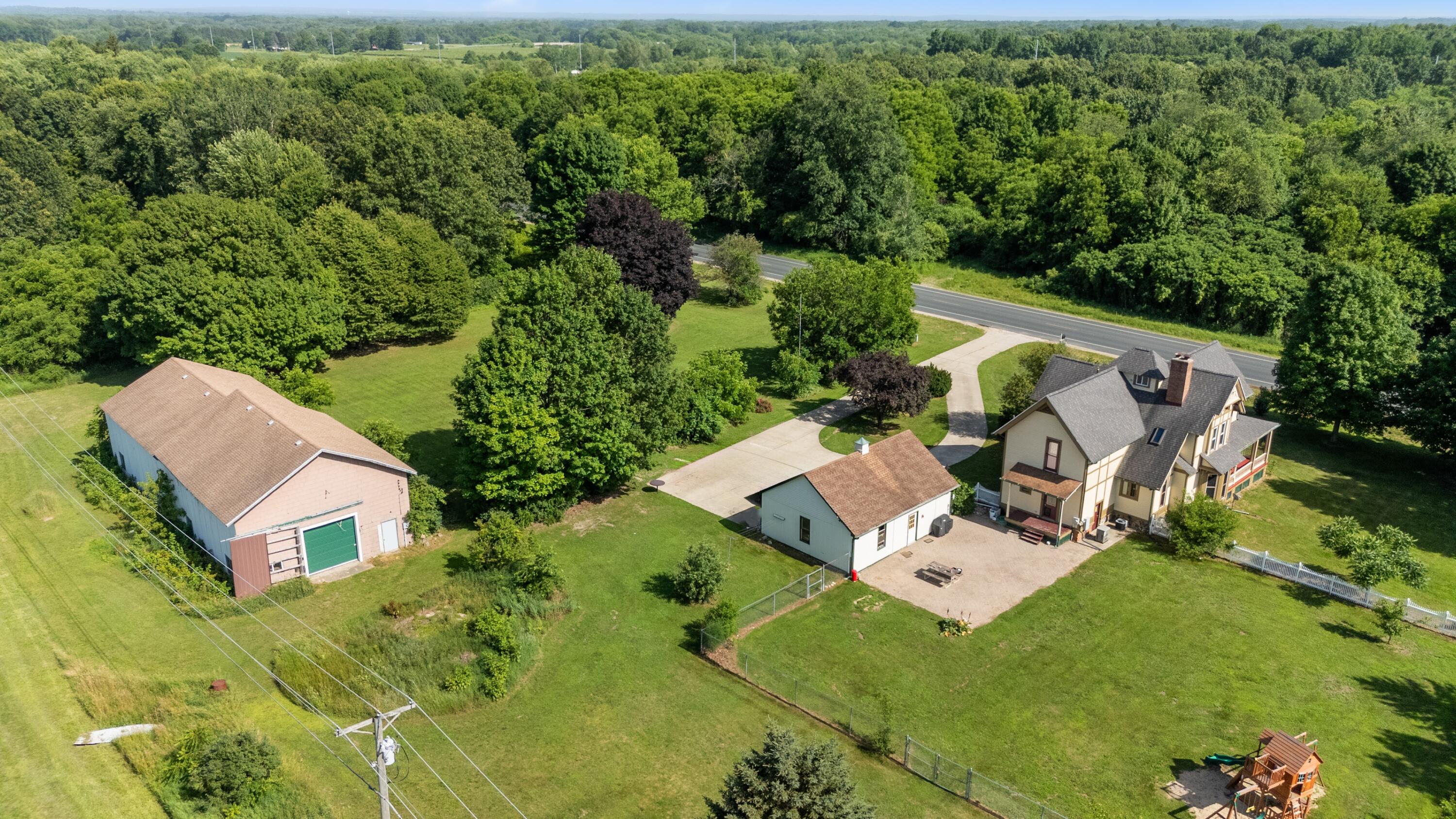 42304 W Red Arrow Highway Property Photo 19