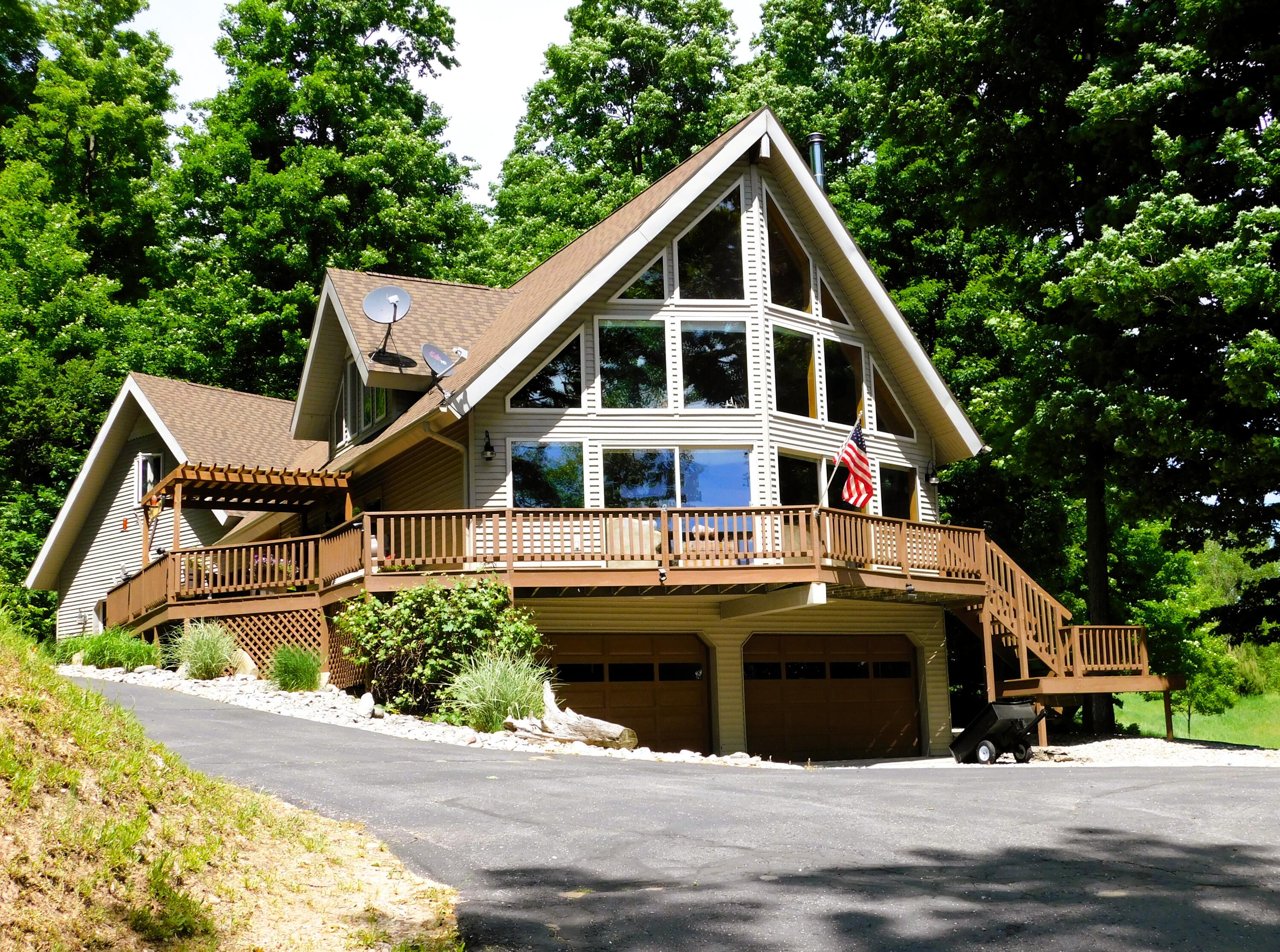 10653 Milarch Road Property Photo 1