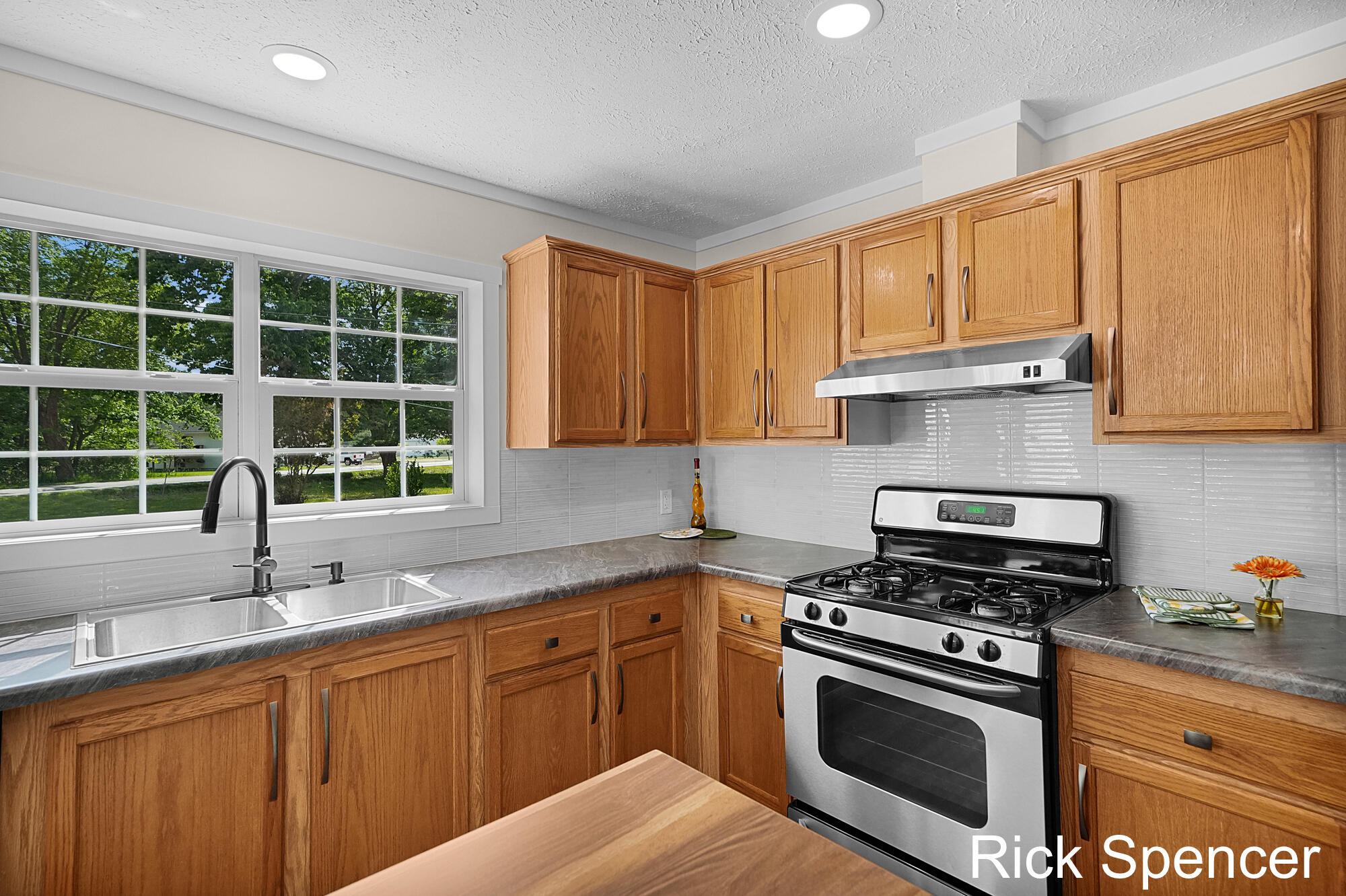 3321 Babylon Road Property Photo 9