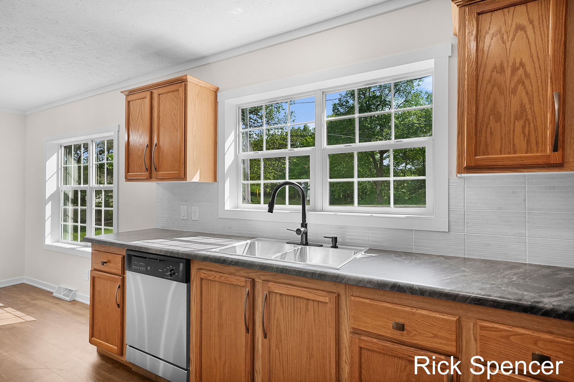 3321 Babylon Road Property Photo 10