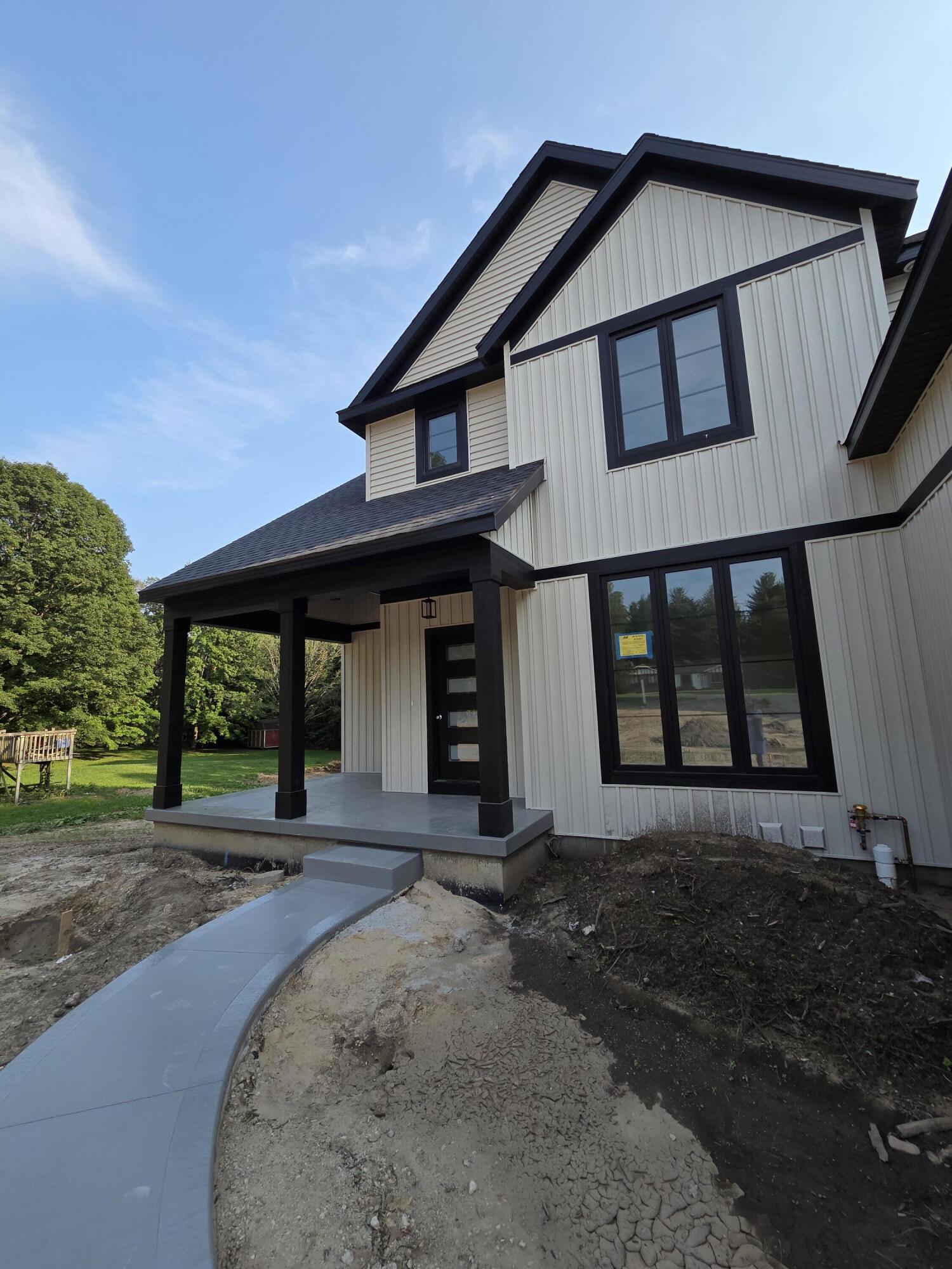 8234 Cascade Road Se Property Photo 3