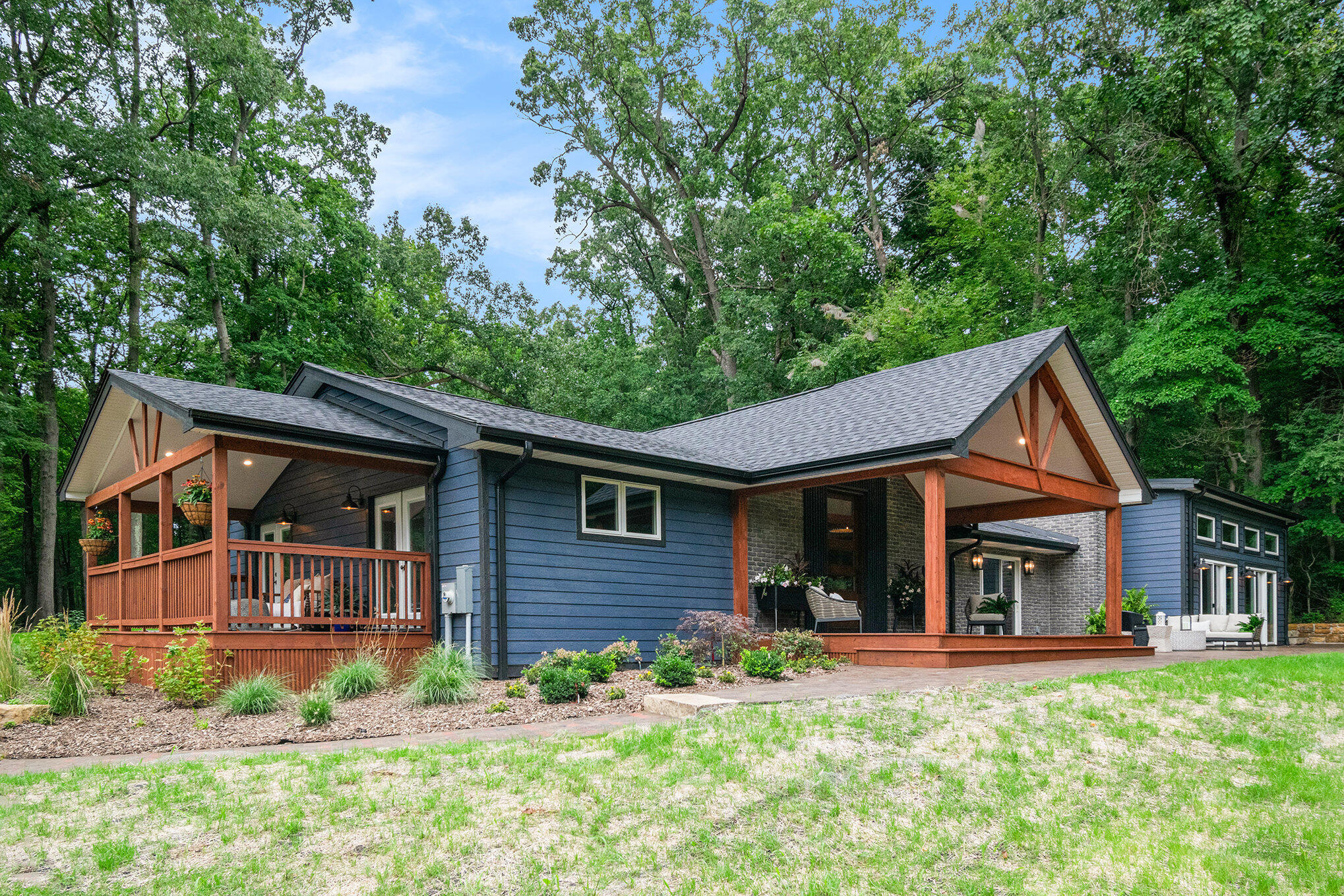 9325 Matthews Road Property Photo 4