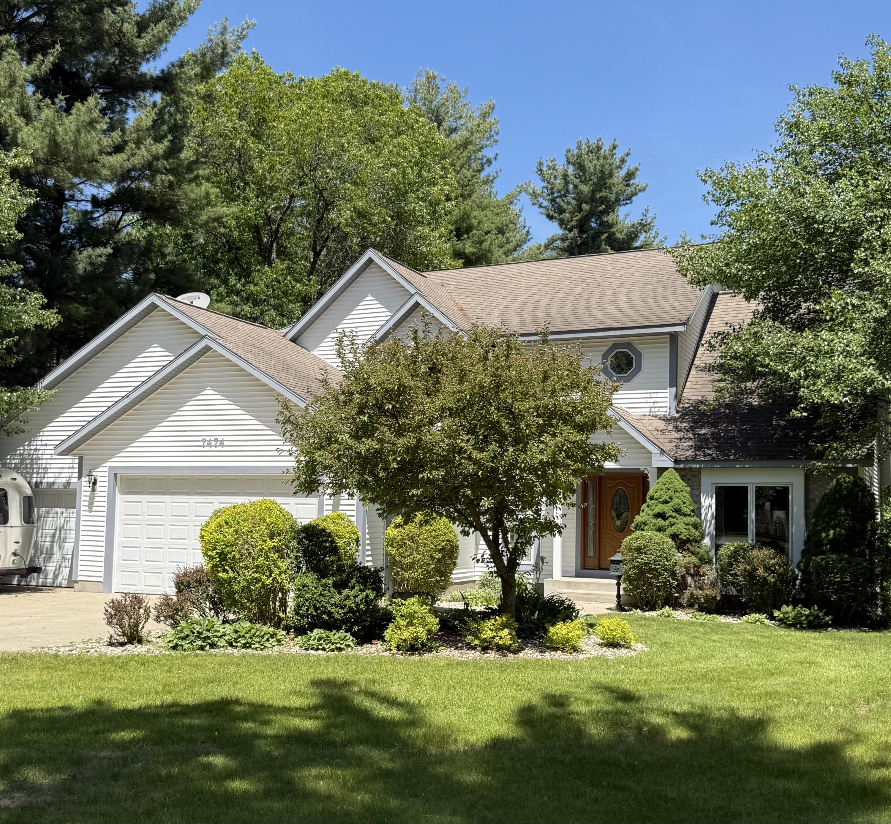 7474 Wiczer Drive Property Photo 1