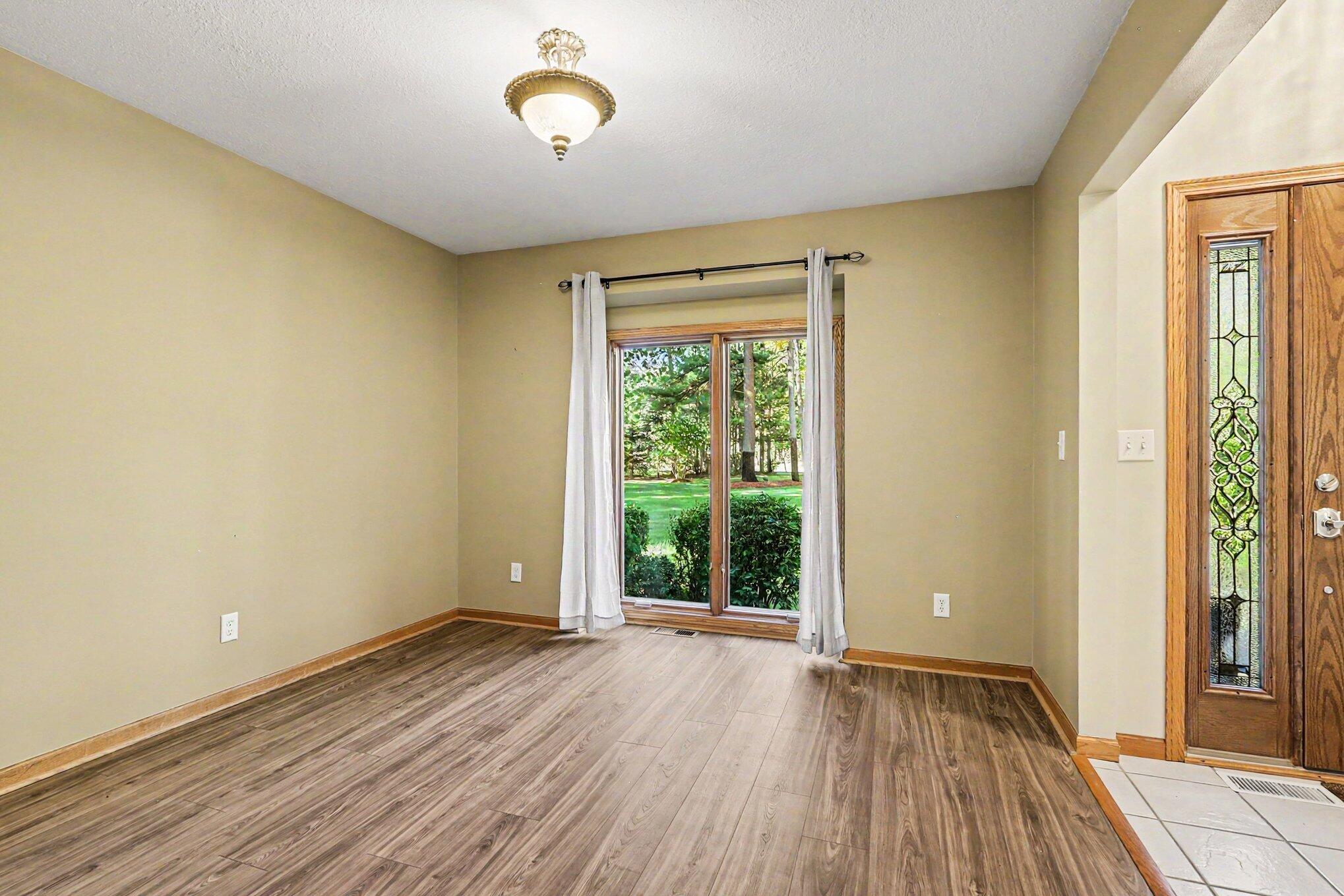 7474 Wiczer Drive Property Photo 16