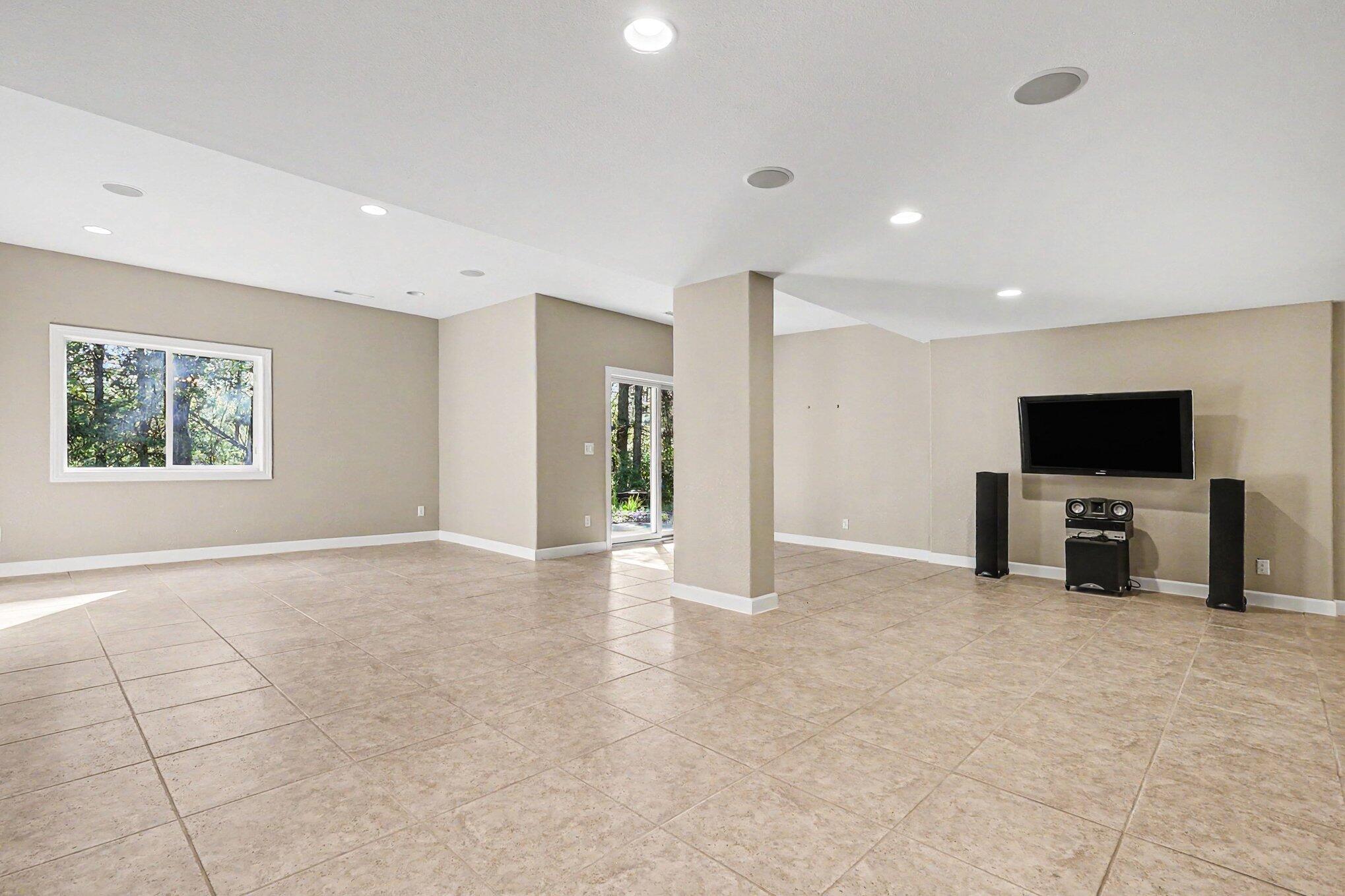7474 Wiczer Drive Property Photo 35