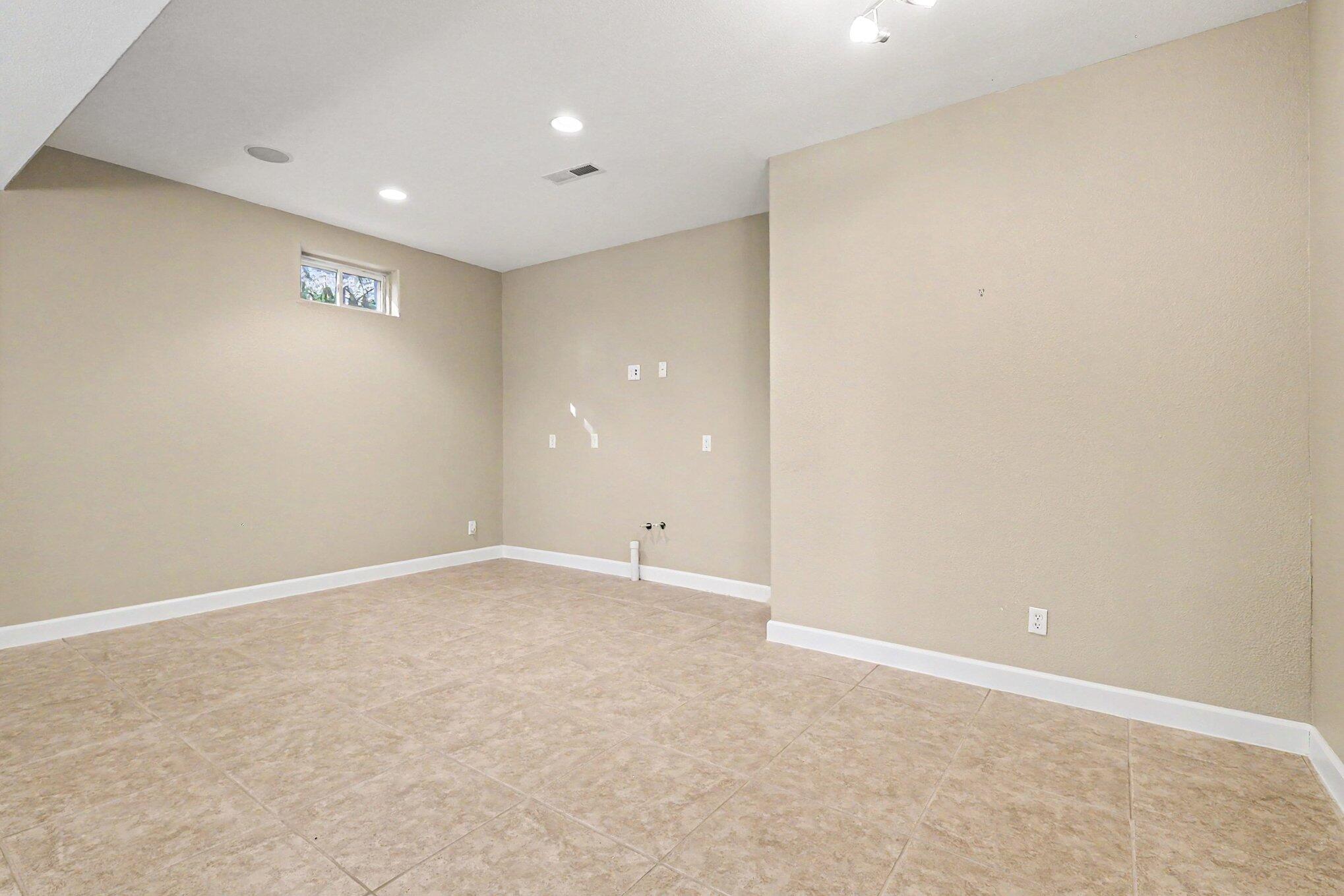 7474 Wiczer Drive Property Photo 36