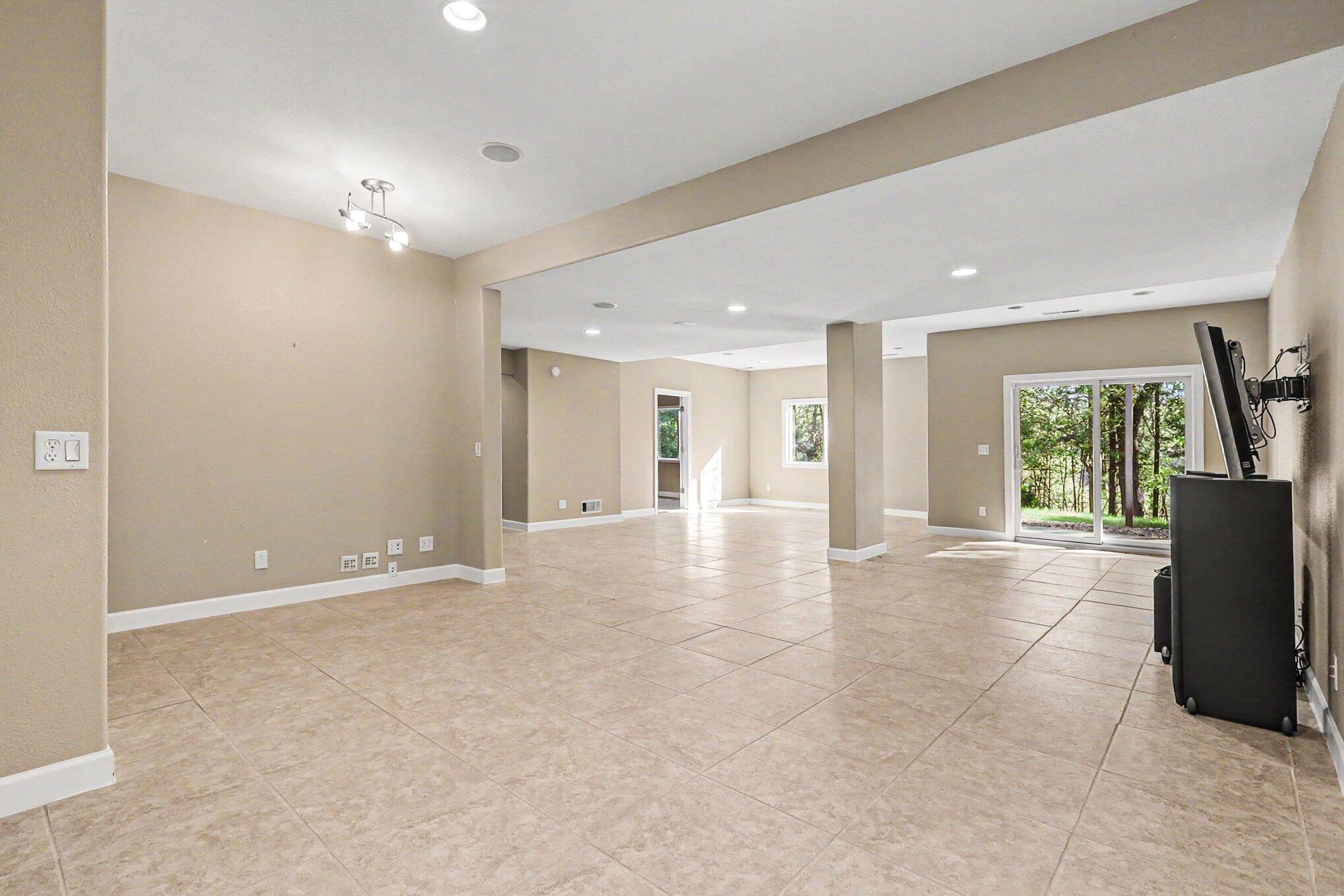 7474 Wiczer Drive Property Photo 37