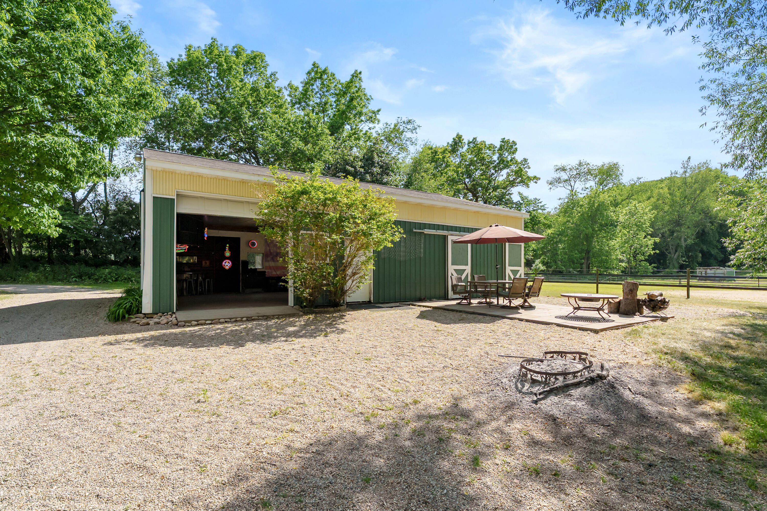 10465 N 32nd Street Property Photo 5