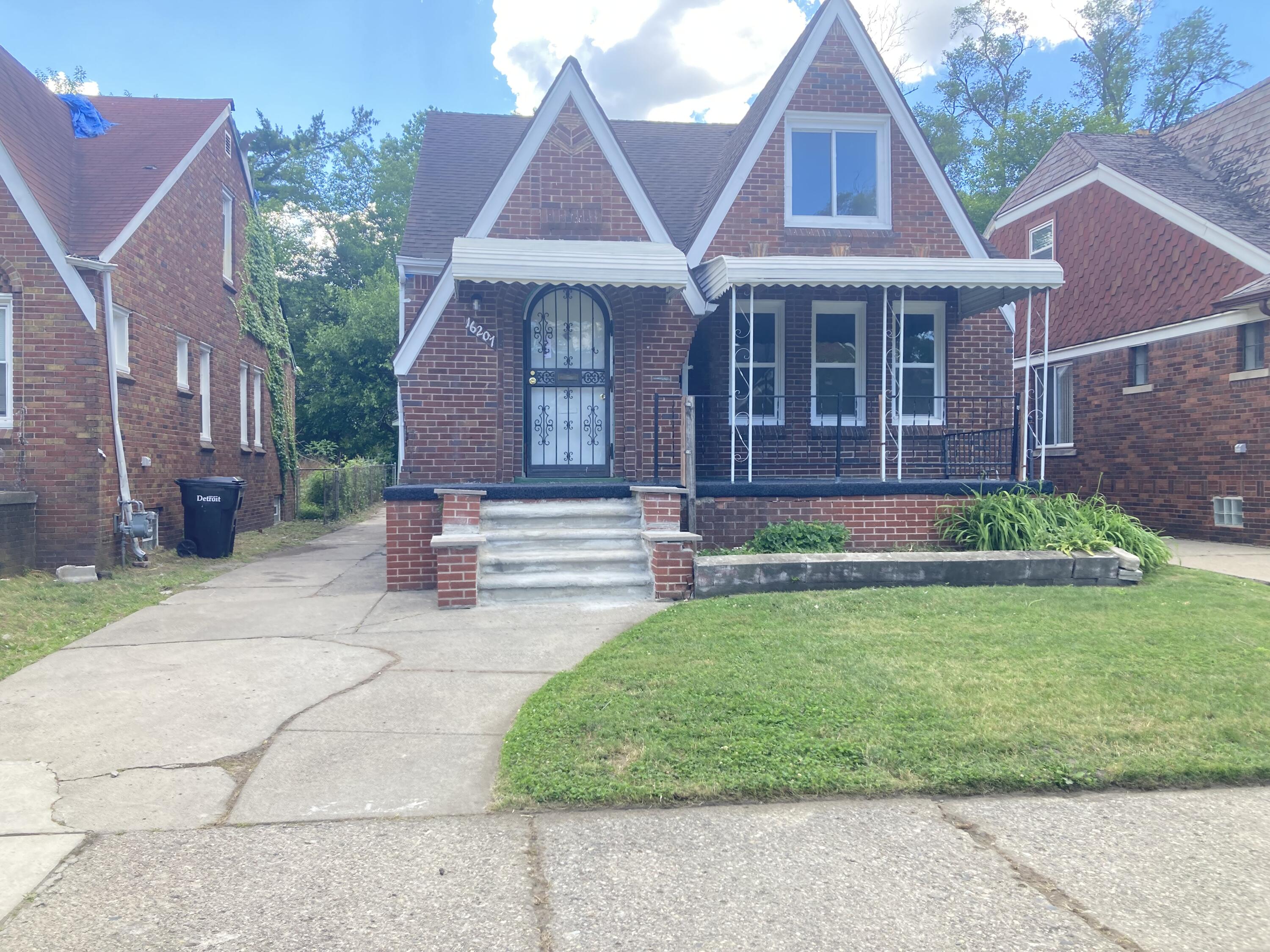 16207 Lesure Street Property Photo 1
